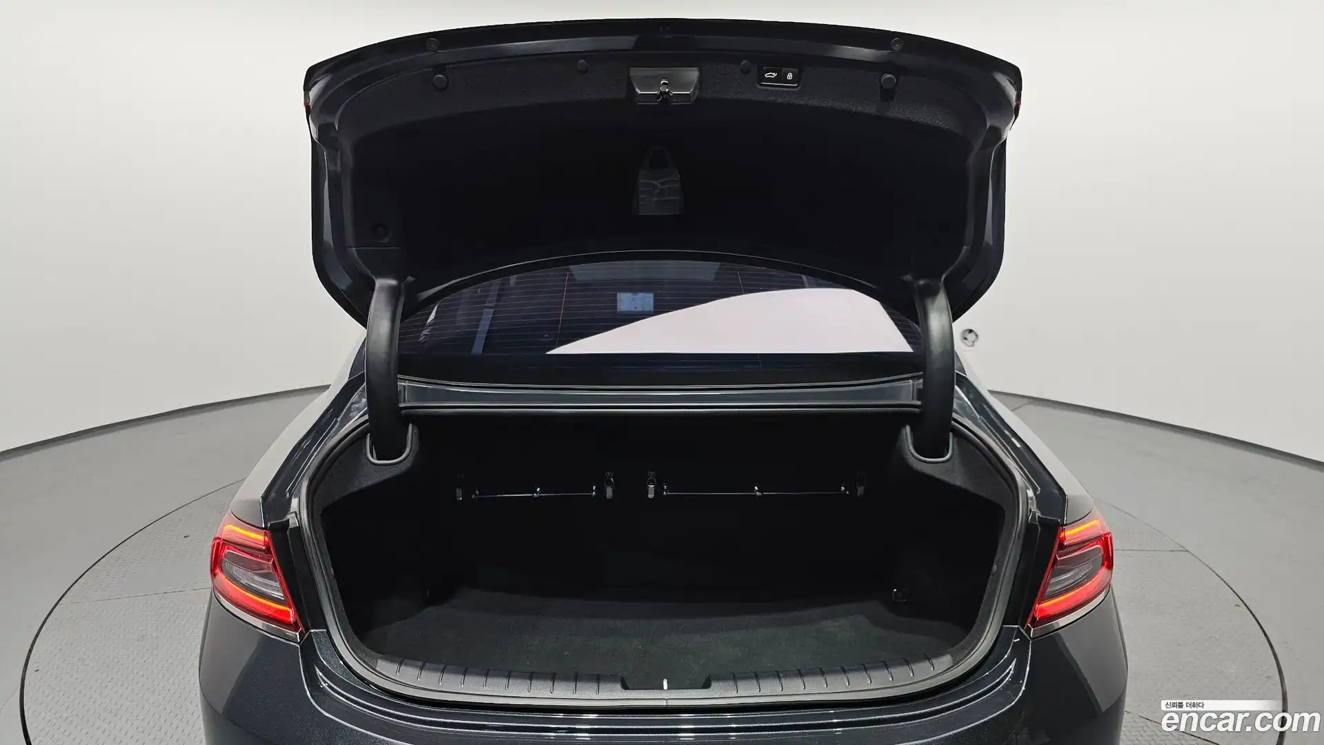 Grandeur Hyundai 2018.2-OPTION-024