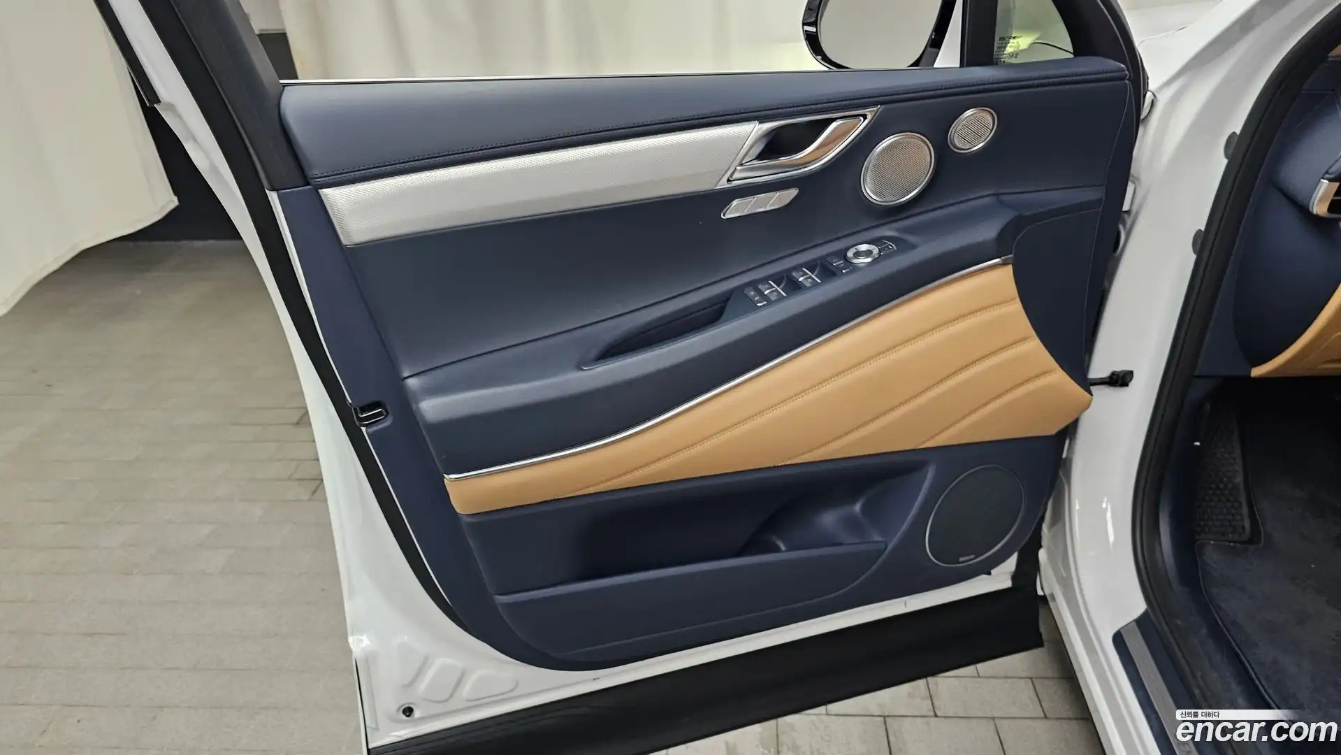 GV80 Genesis 2023.2-INNER-034
