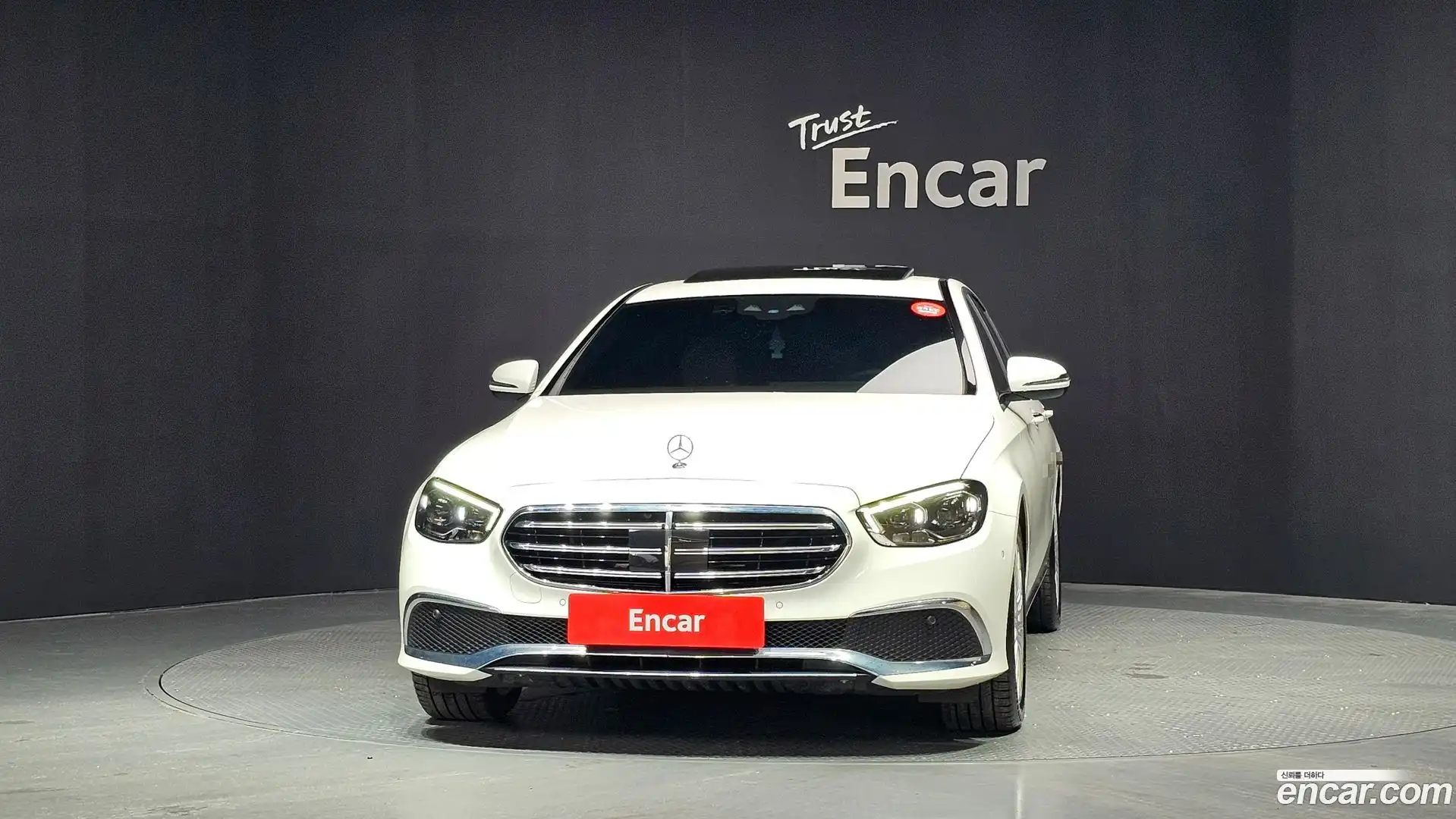E-Class Mercedes-Benz 2021.8-OUTER-003