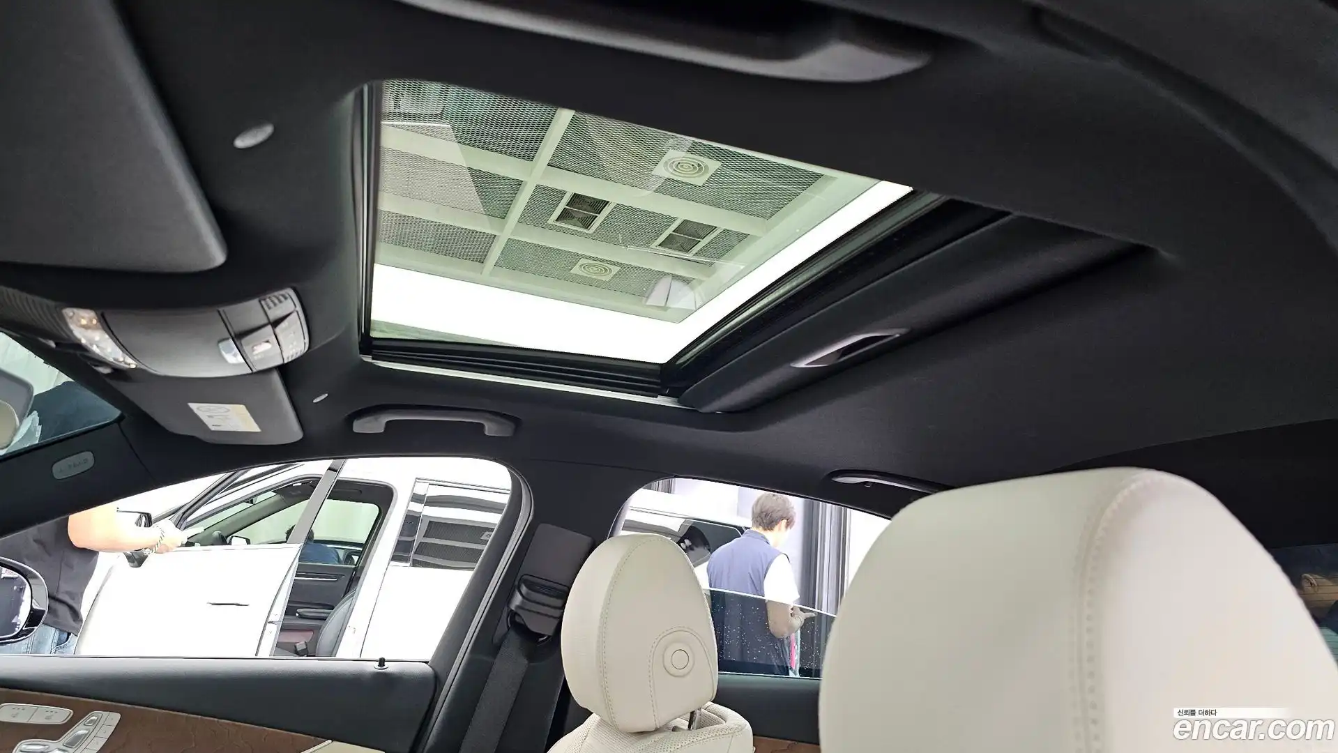E-Class Mercedes-Benz 2021.8-OPTION-023
