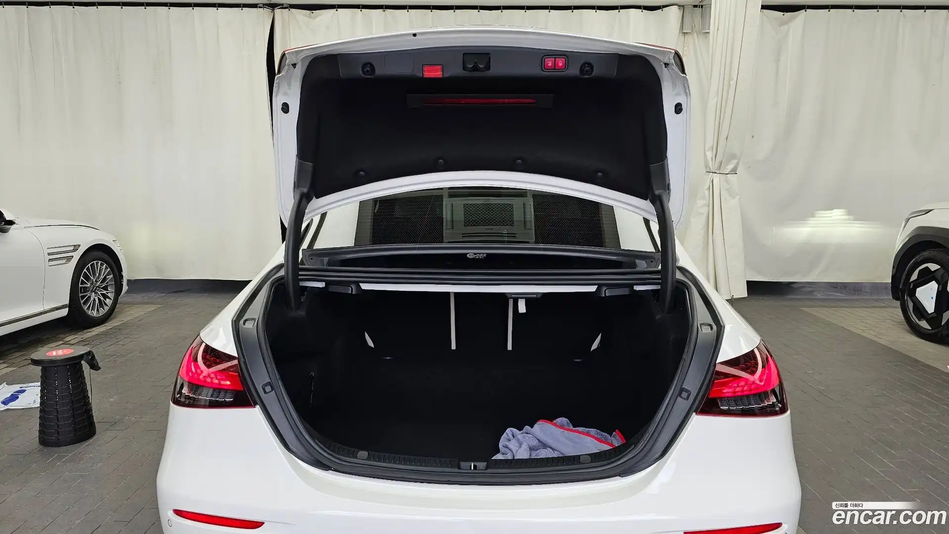 E-Class Mercedes-Benz 2021.8-OPTION-024