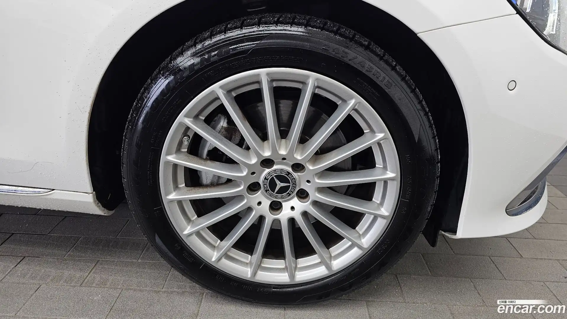 E-Class Mercedes-Benz 2021.8-OUTER-031