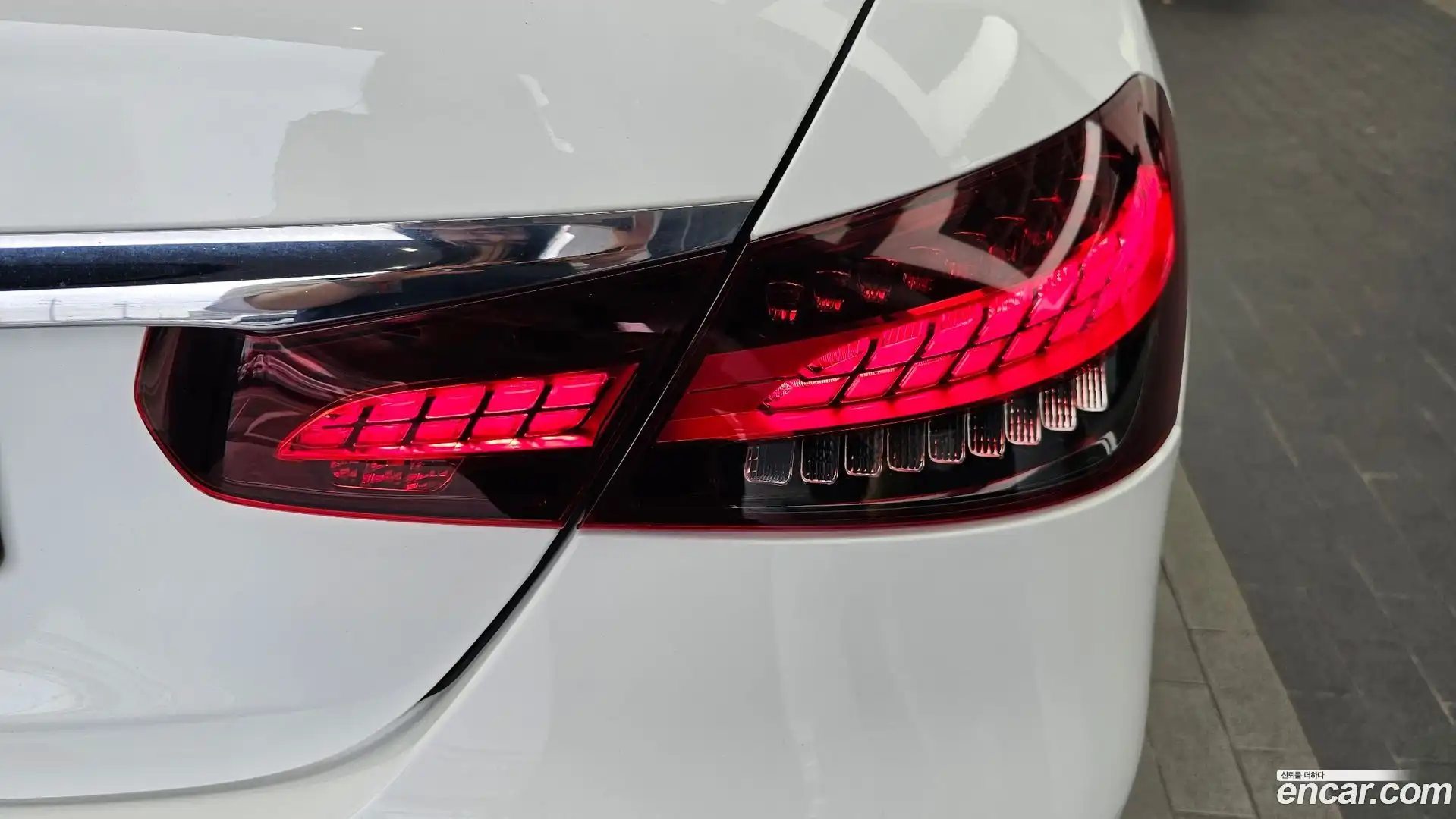 E-Class Mercedes-Benz 2021.8-OUTER-033
