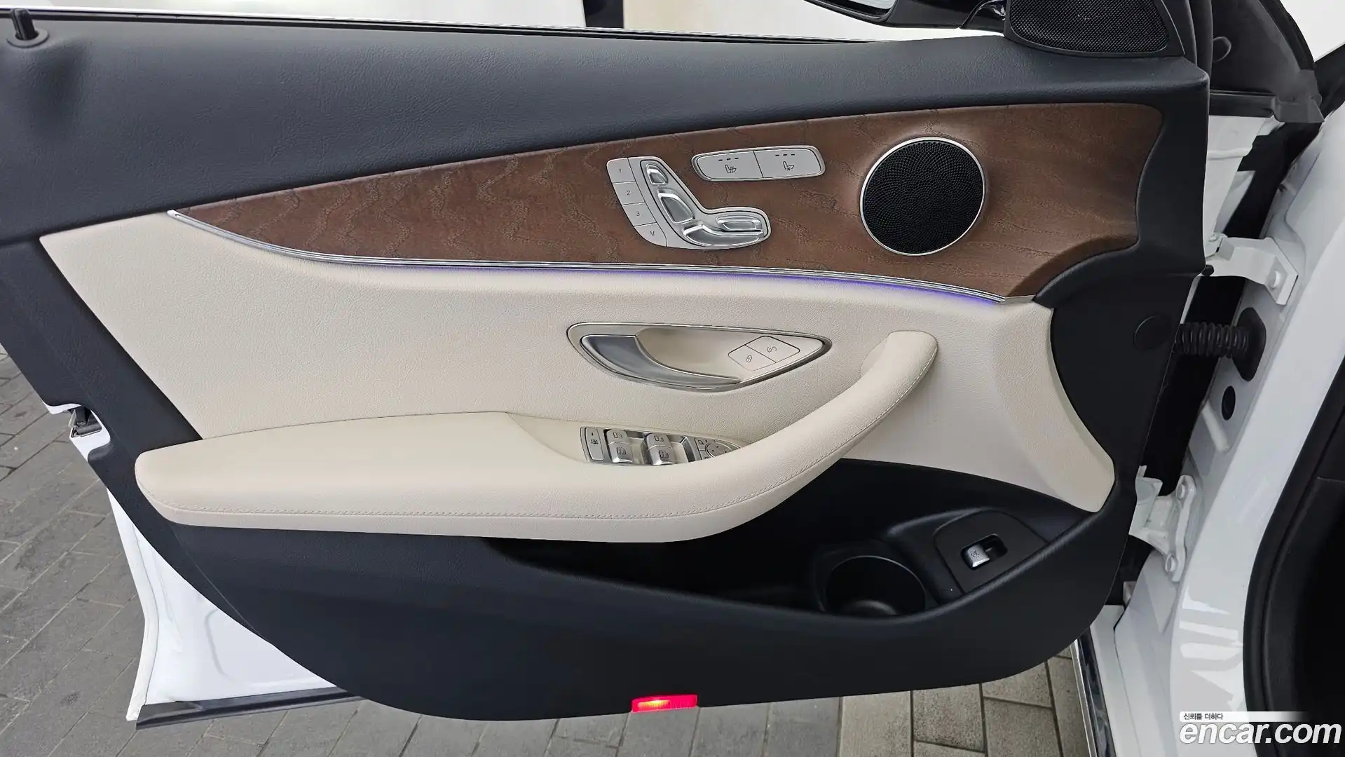 E-Class Mercedes-Benz 2021.8-INNER-034