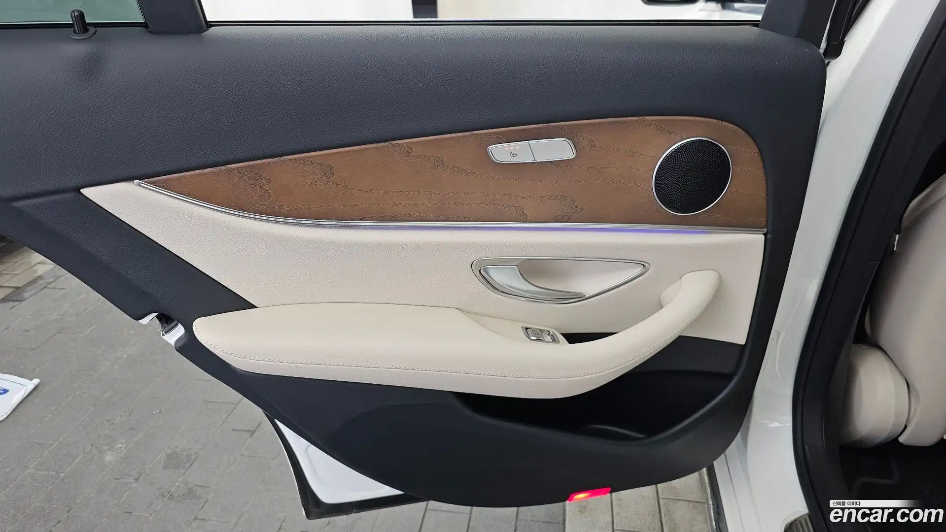 E-Class Mercedes-Benz 2021.8-INNER-035