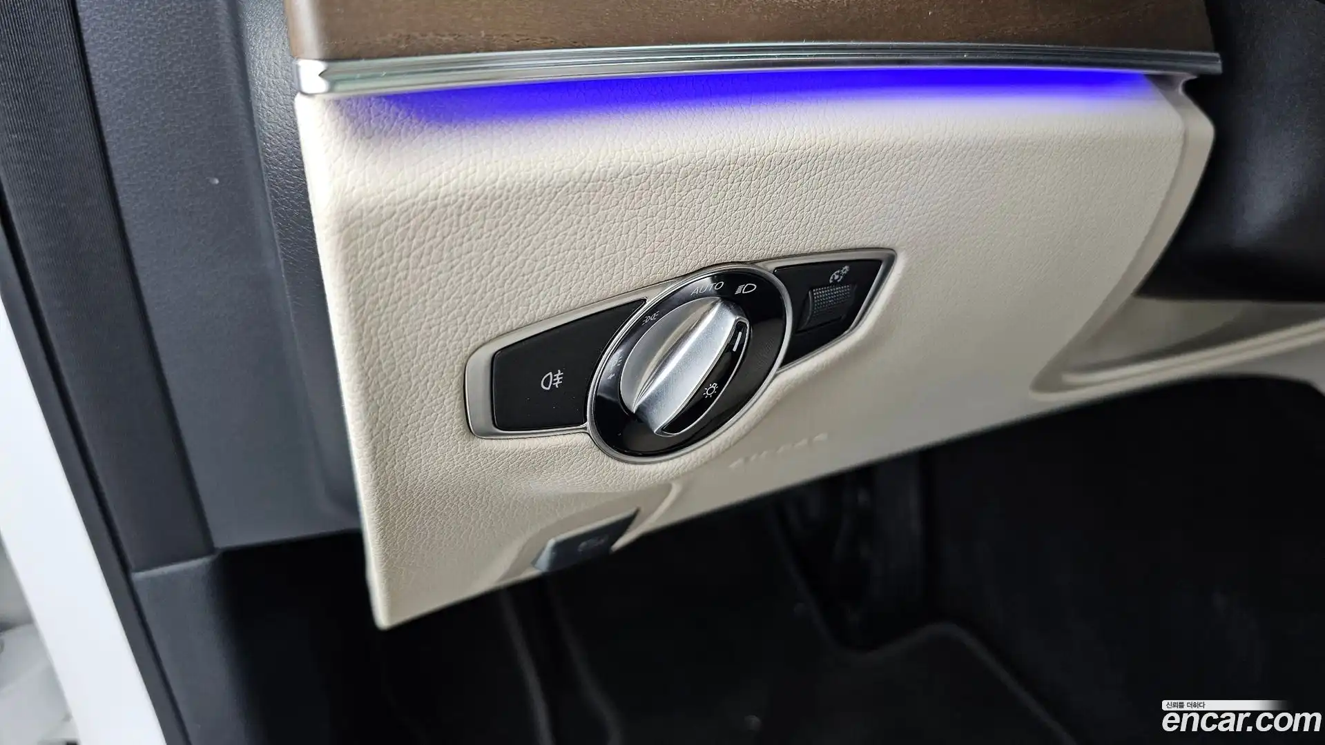 E-Class Mercedes-Benz 2021.8-OPTION-041