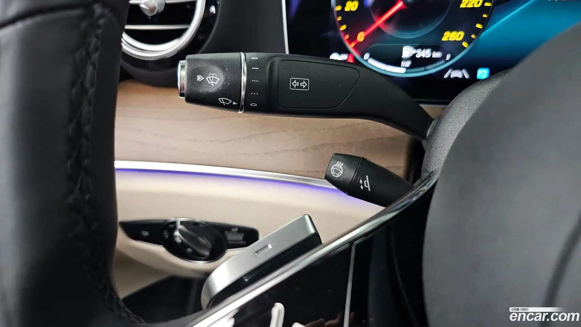 E-Class Mercedes-Benz 2021.8-OPTION-042