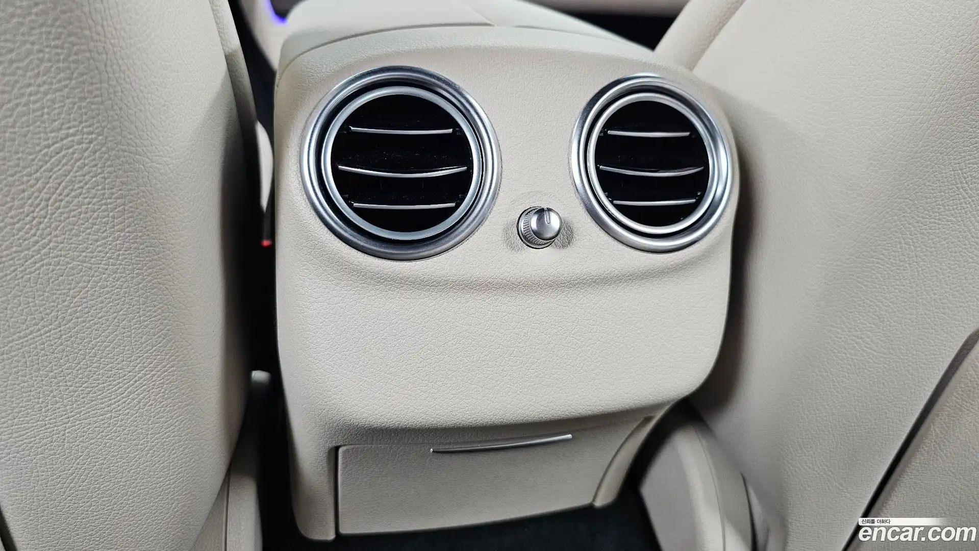 E-Class Mercedes-Benz 2021.8-OPTION-046
