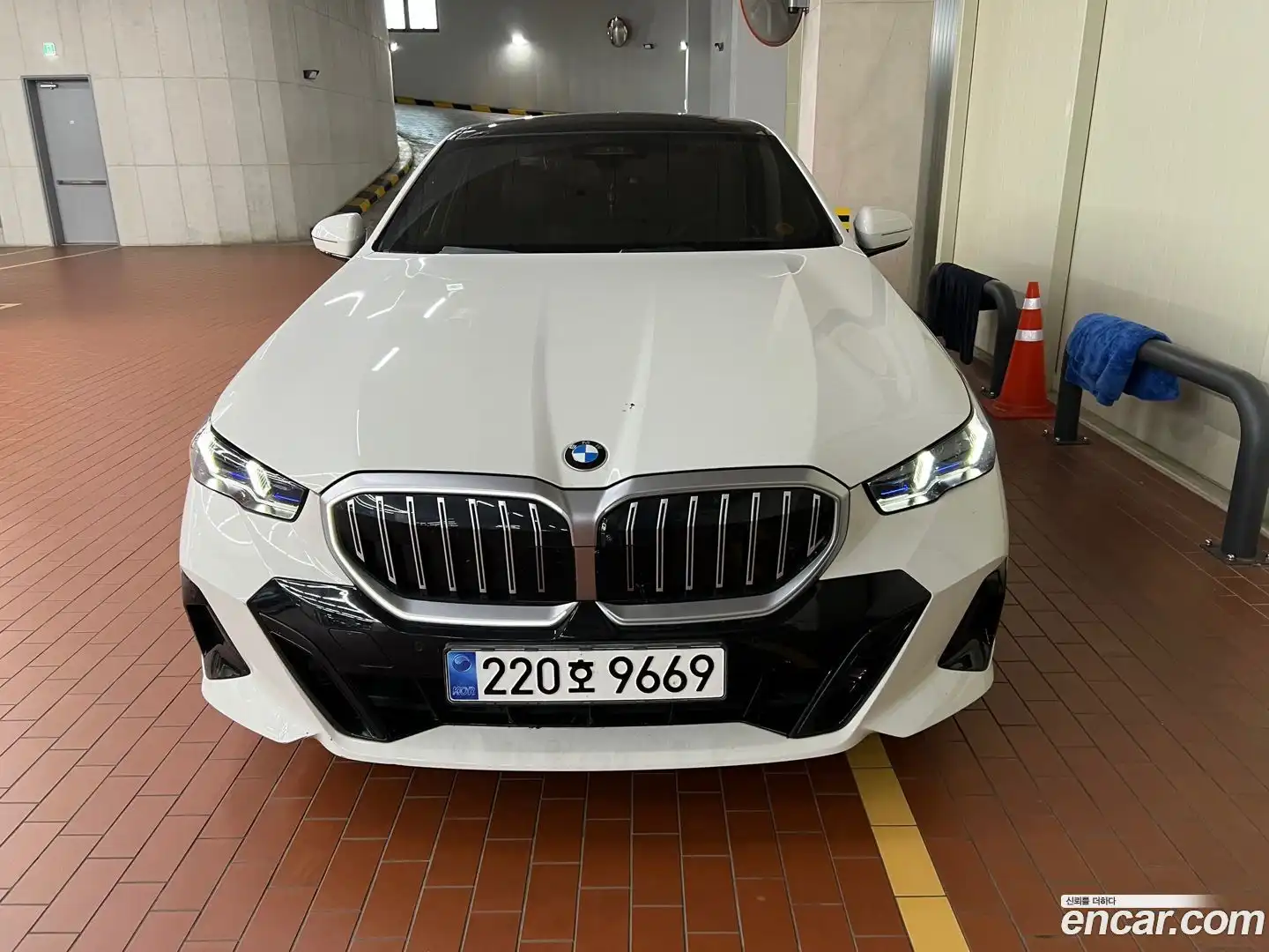 5-Series BMW 2023.9-OUTER-003