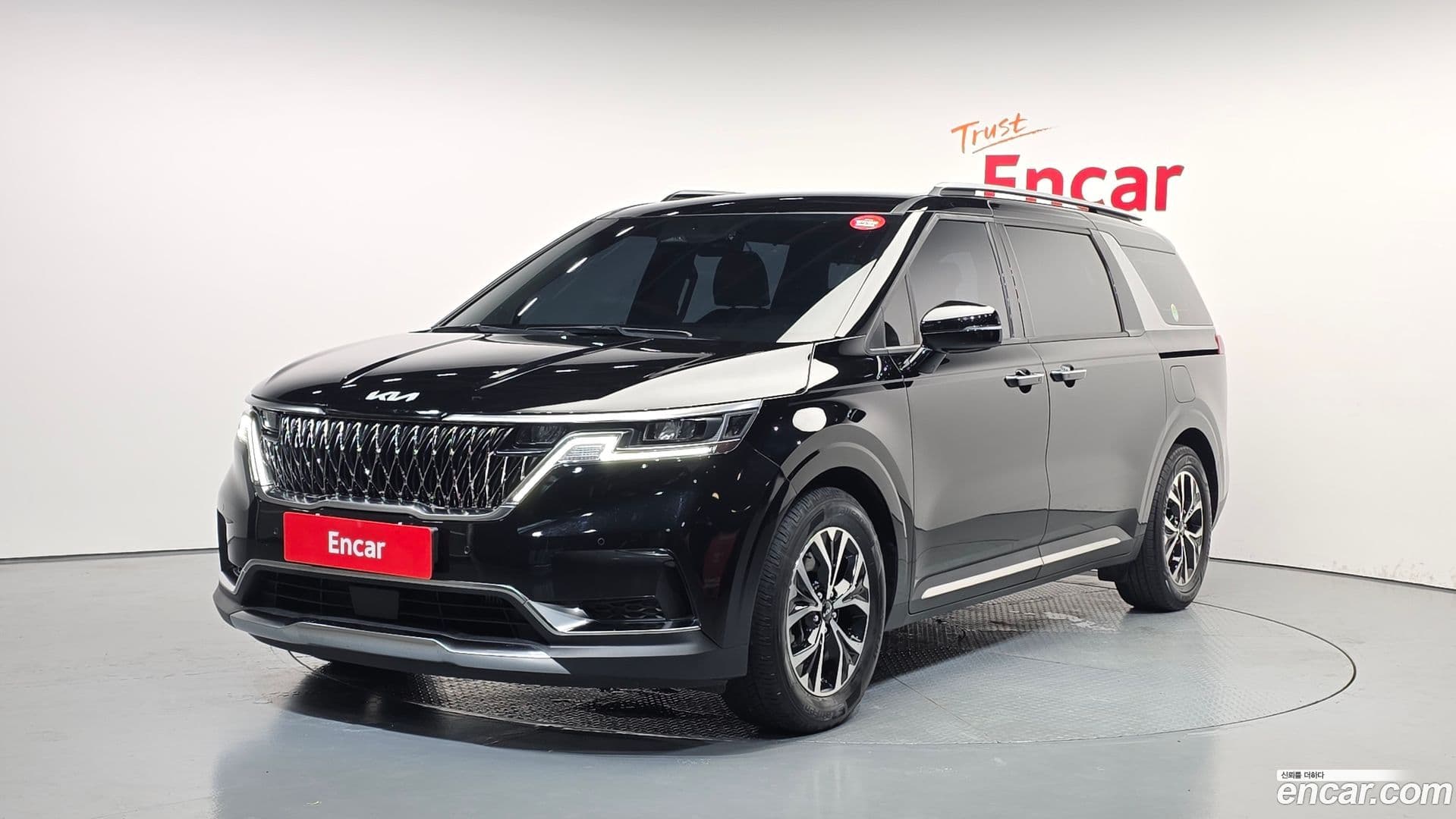 Main__Slider__Photo:Canival Kia 2023.5-0
