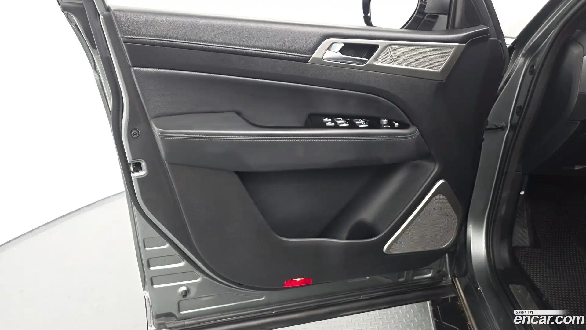 Rexton KG Mobility 2019.2-INNER-034