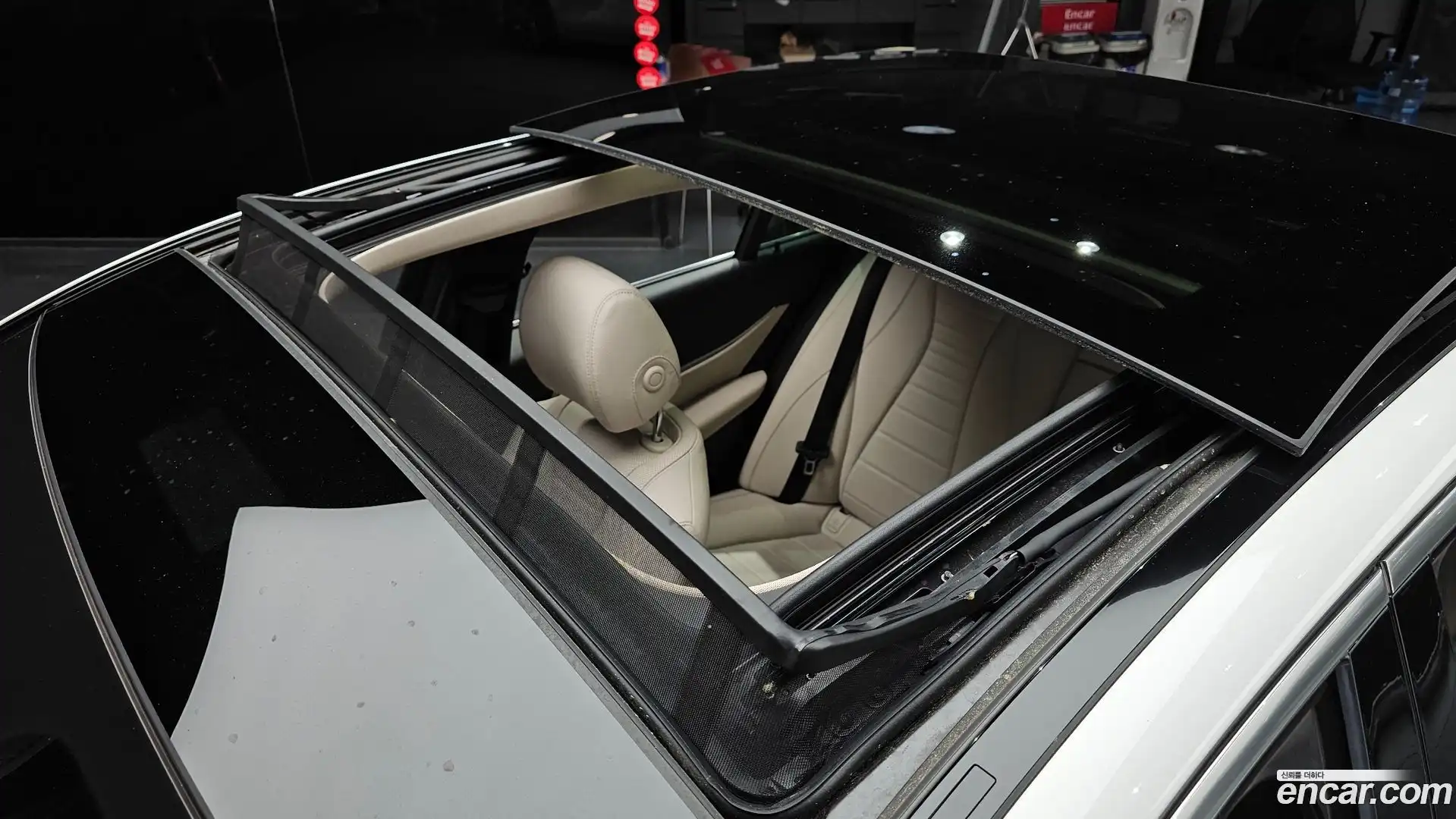 E-Class Mercedes-Benz 2016.9-OPTION-023