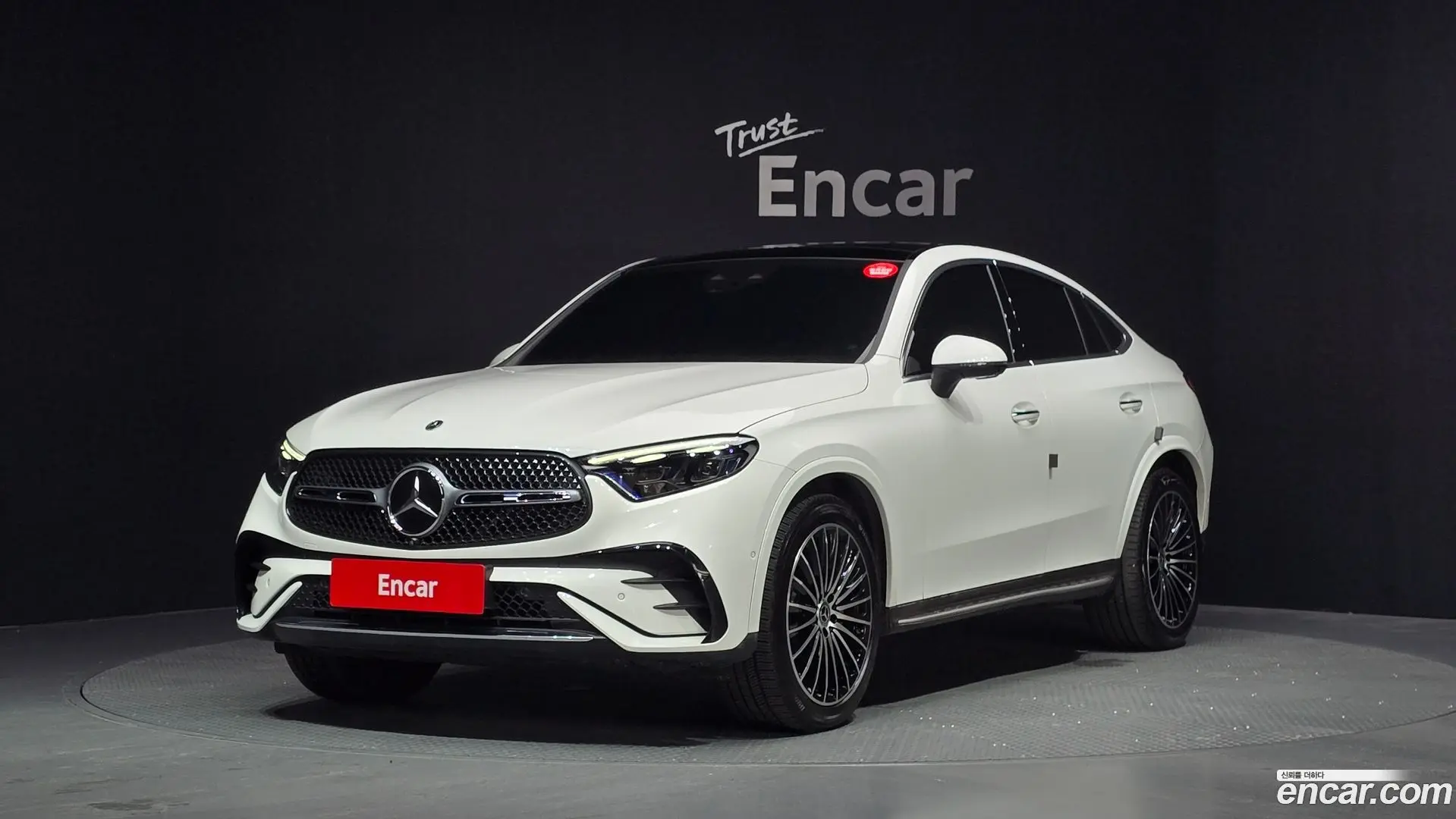 Main__Slider__Photo:GLC-Class Mercedes-Benz 2024.0-0