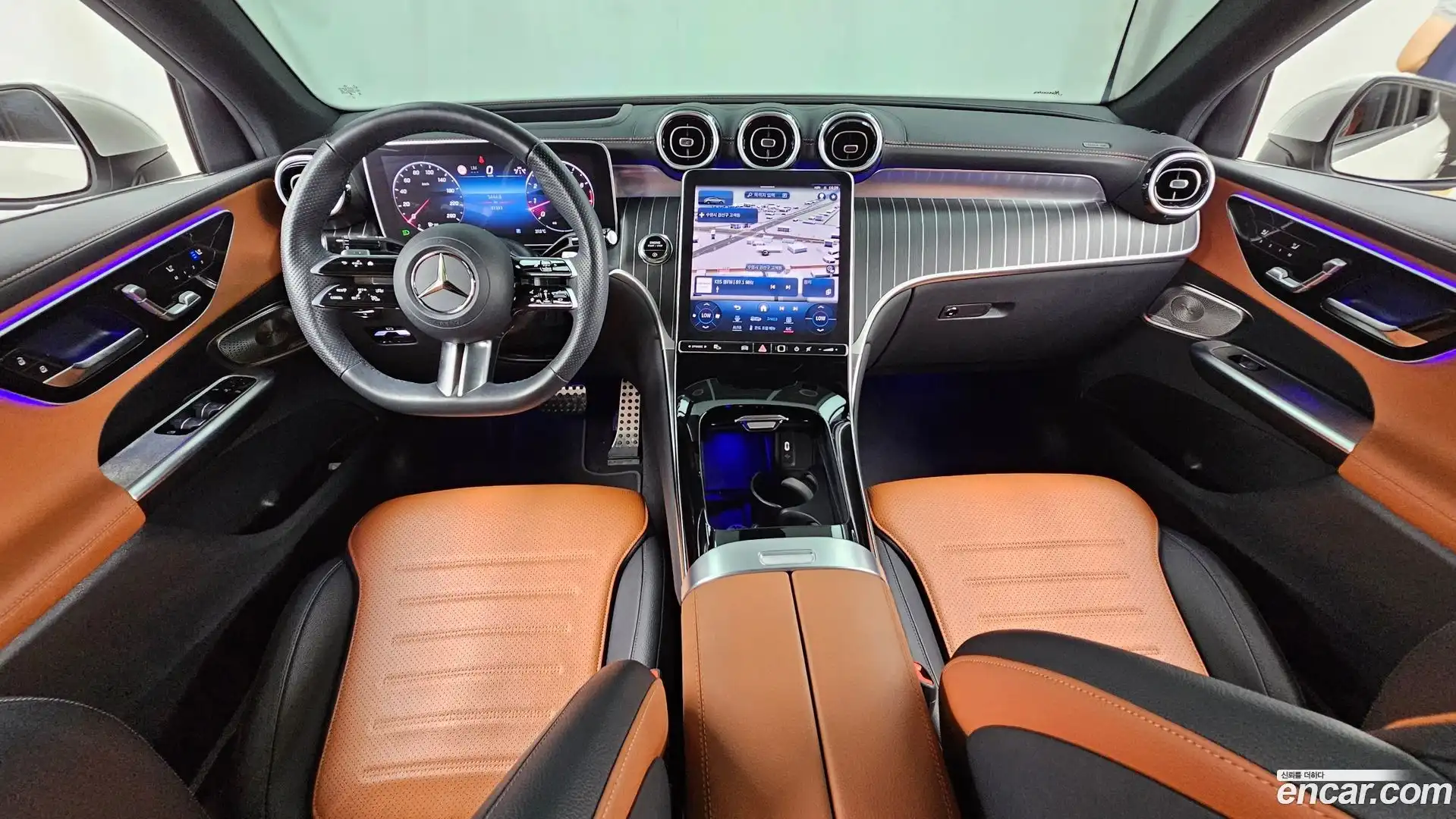 GLC-Class Mercedes-Benz 2024.0-INNER-007
