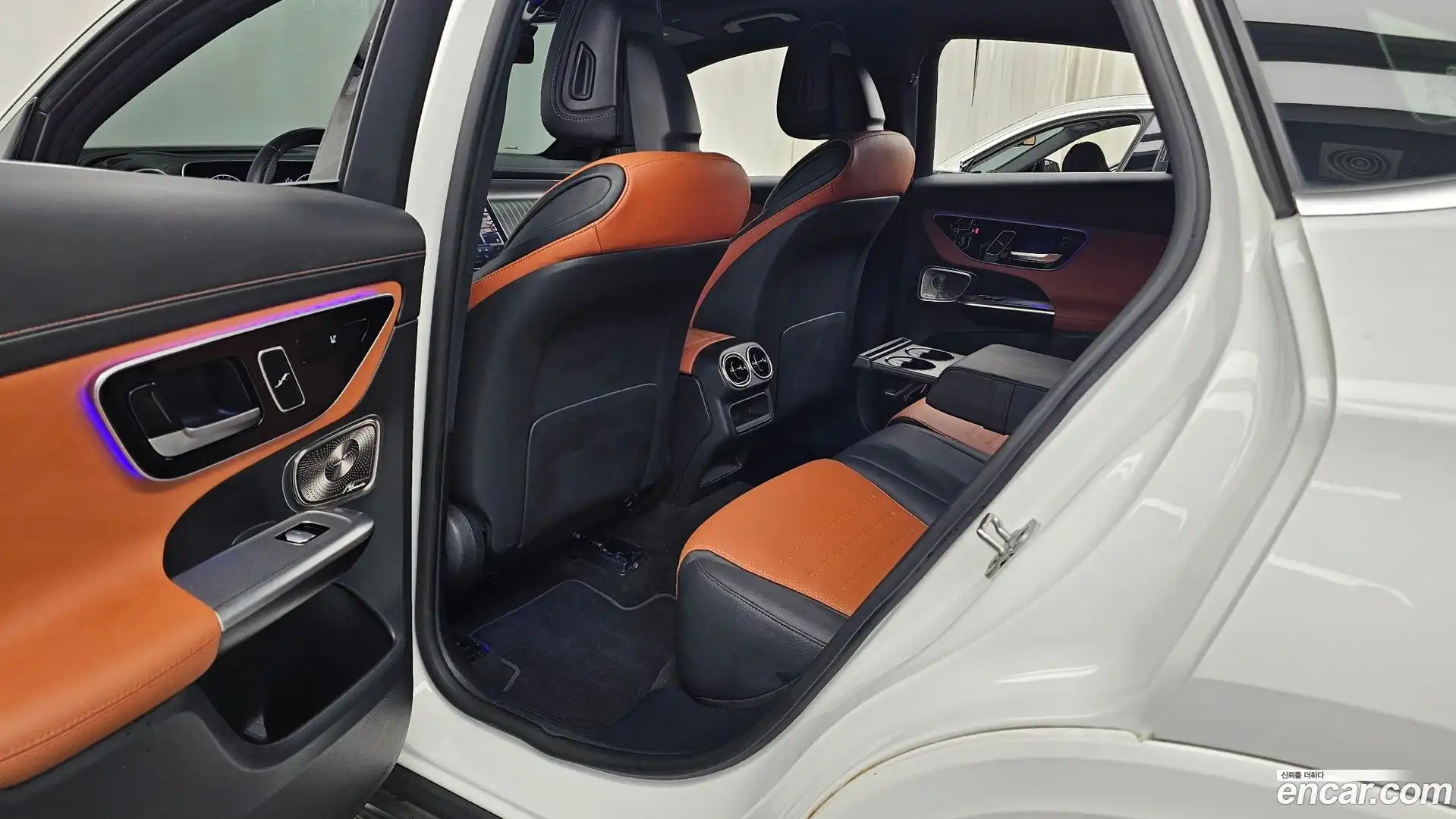 GLC-Class Mercedes-Benz 2024.0-INNER-036