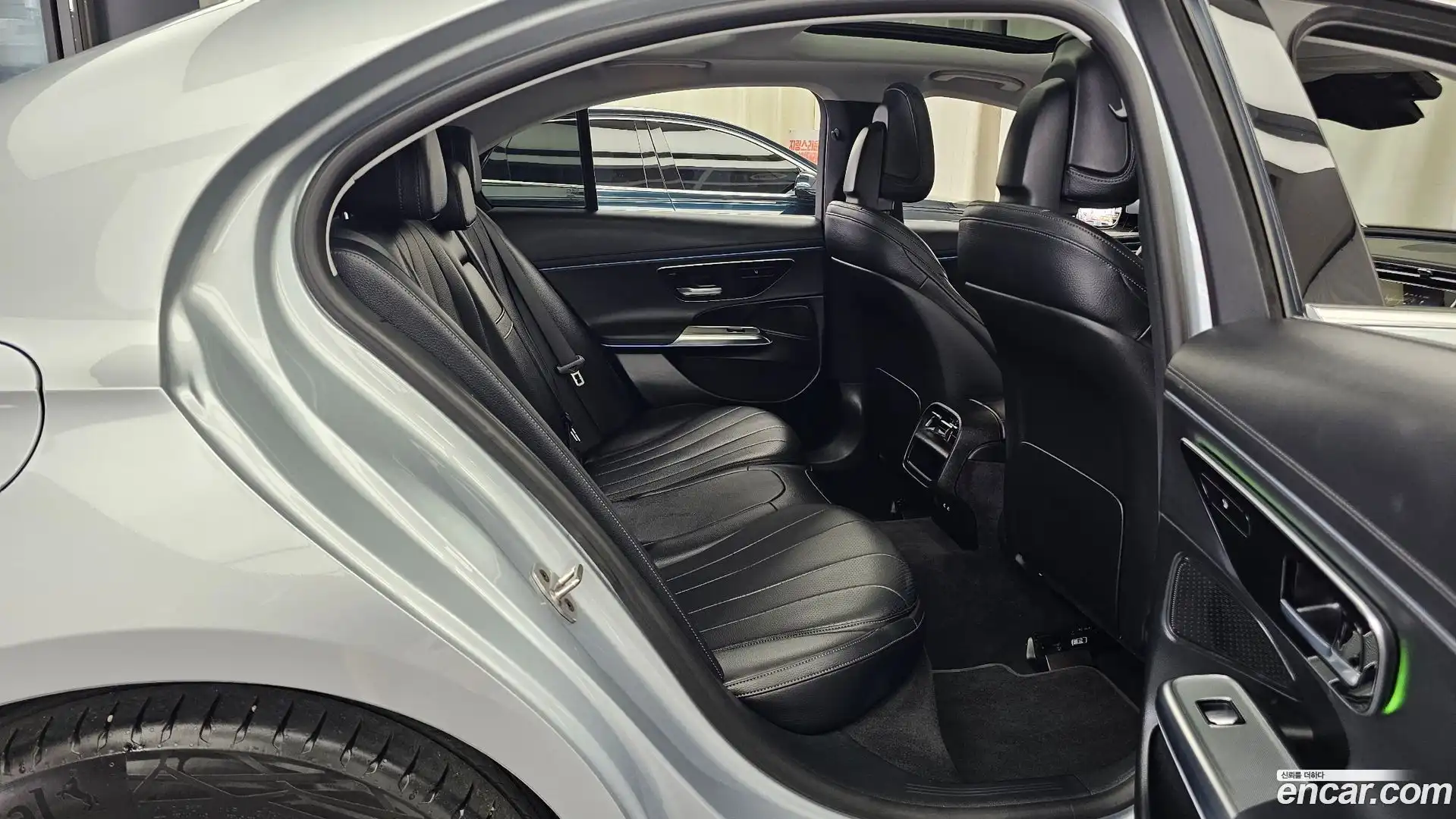 E-Class Mercedes-Benz 2024.9-OPTION-016