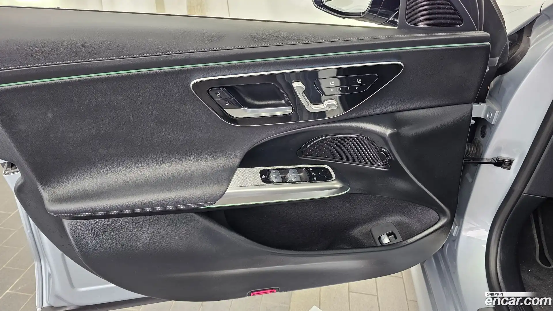 E-Class Mercedes-Benz 2024.9-INNER-034