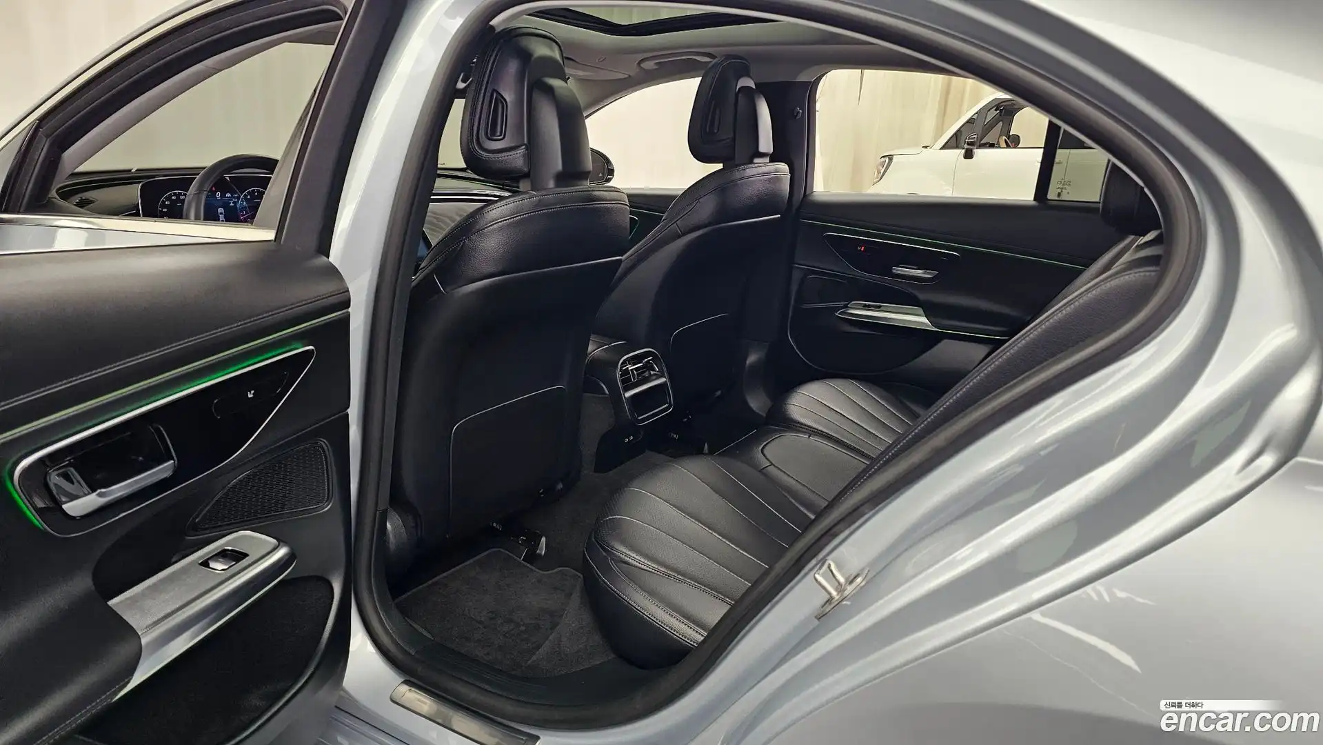 E-Class Mercedes-Benz 2024.9-INNER-036