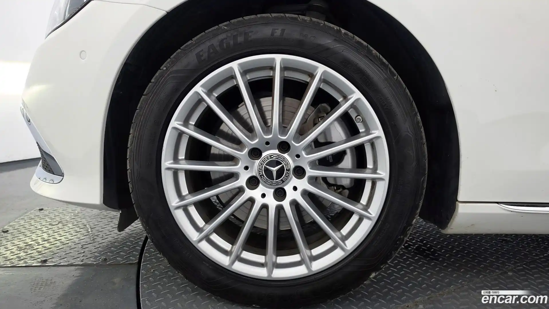 E-Class Mercedes-Benz 2021.11-OUTER-005