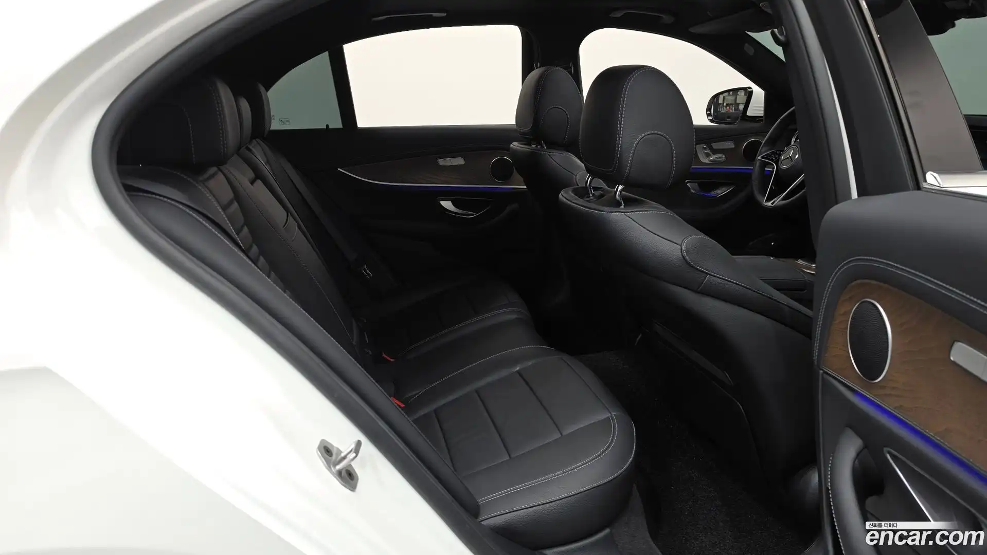 E-Class Mercedes-Benz 2021.11-OPTION-015
