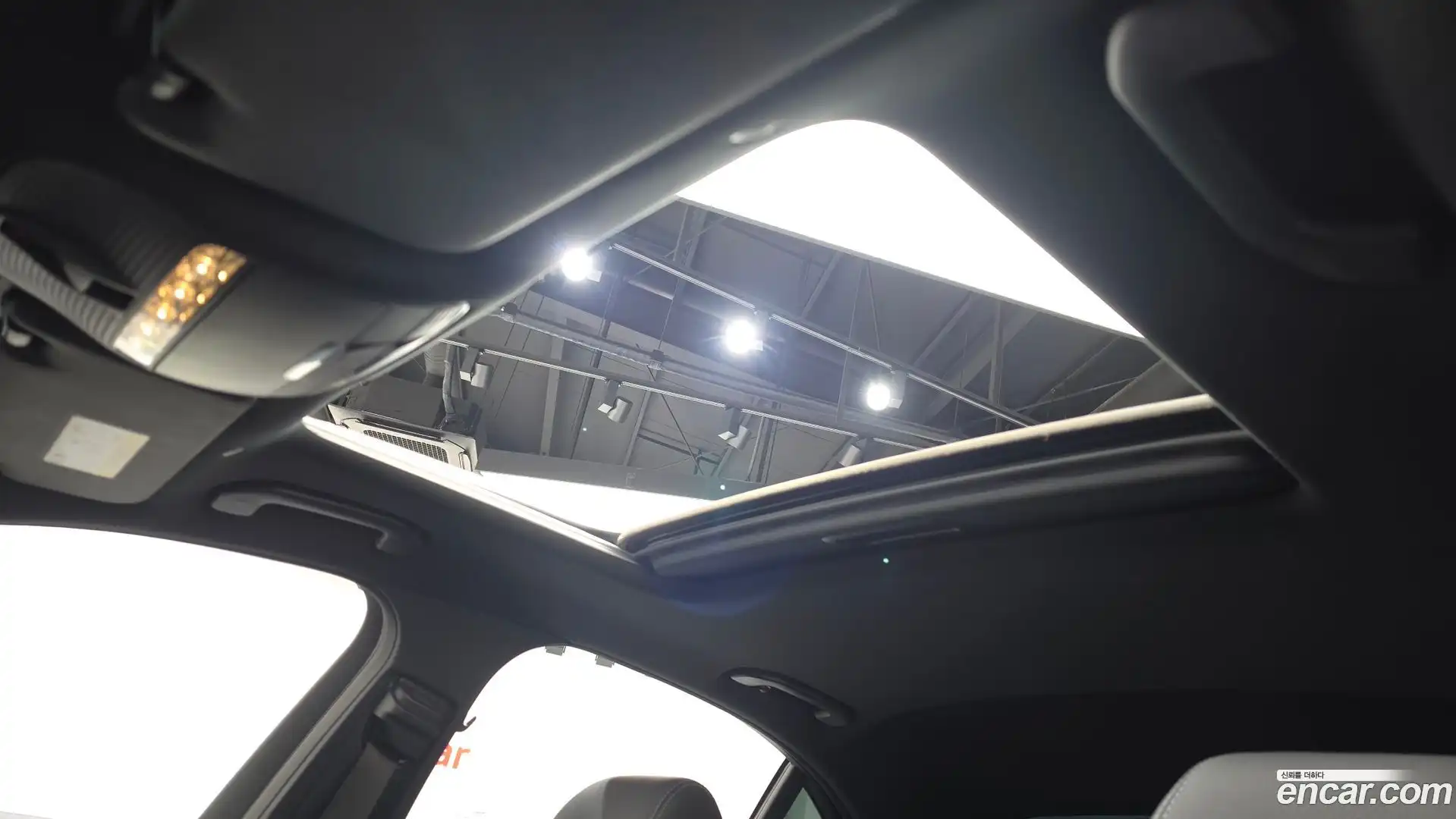 E-Class Mercedes-Benz 2021.11-OPTION-021