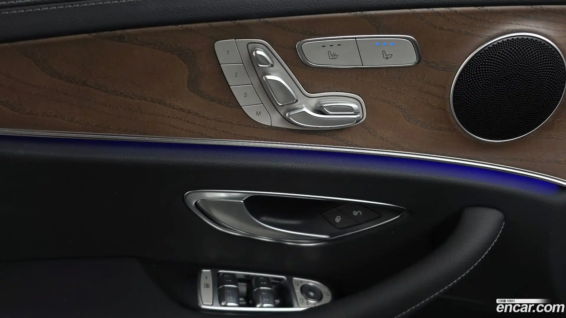 E-Class Mercedes-Benz 2021.11-OPTION-024