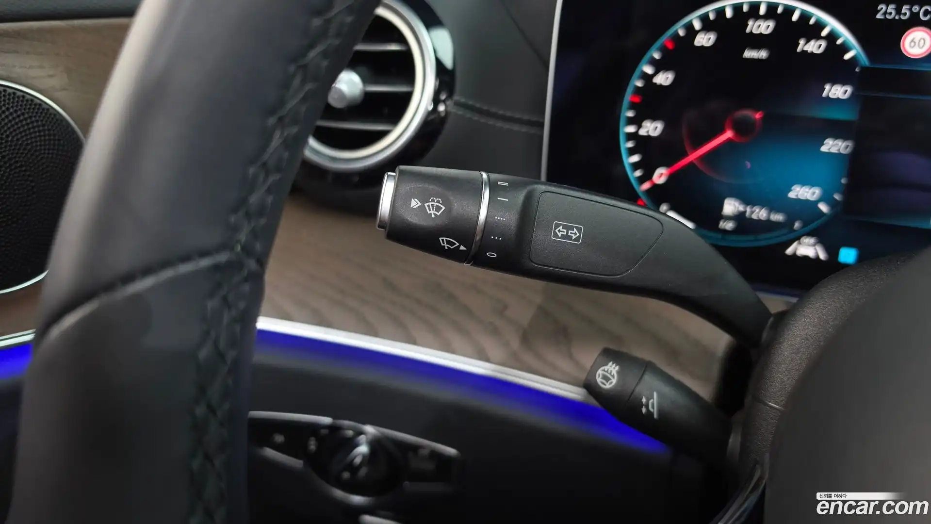 E-Class Mercedes-Benz 2021.11-OPTION-043