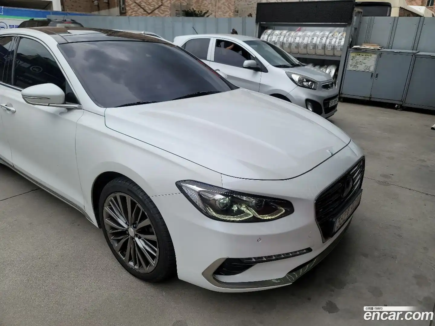 Grandeur Hyundai 2017.9-OUTER-004