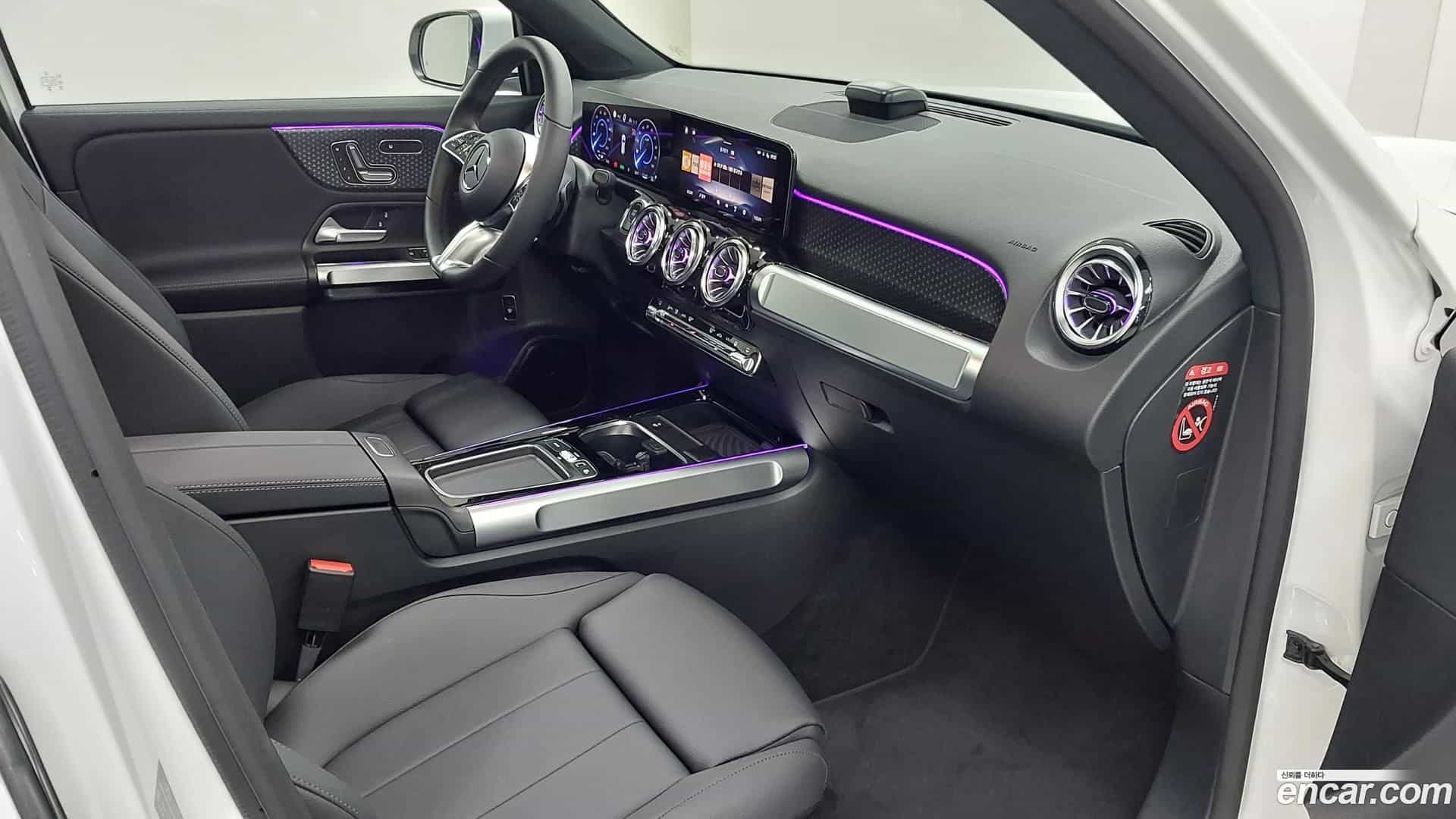 EQB Mercedes-Benz 2025.8-INNER-009