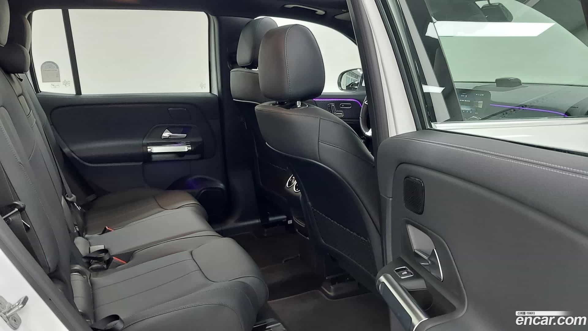 EQB Mercedes-Benz 2025.8-INNER-010