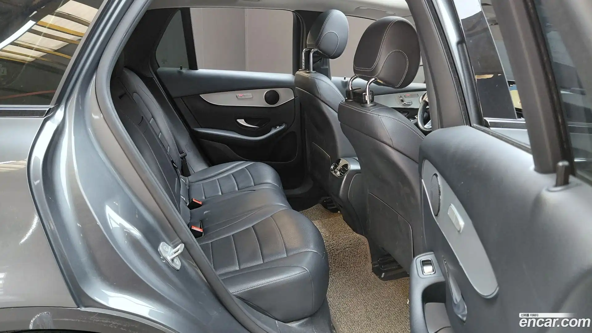GLC-Class Mercedes-Benz 2018.10-OPTION-015