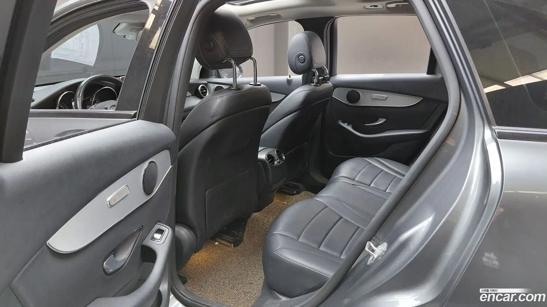 GLC-Class Mercedes-Benz 2018.10-OPTION-016
