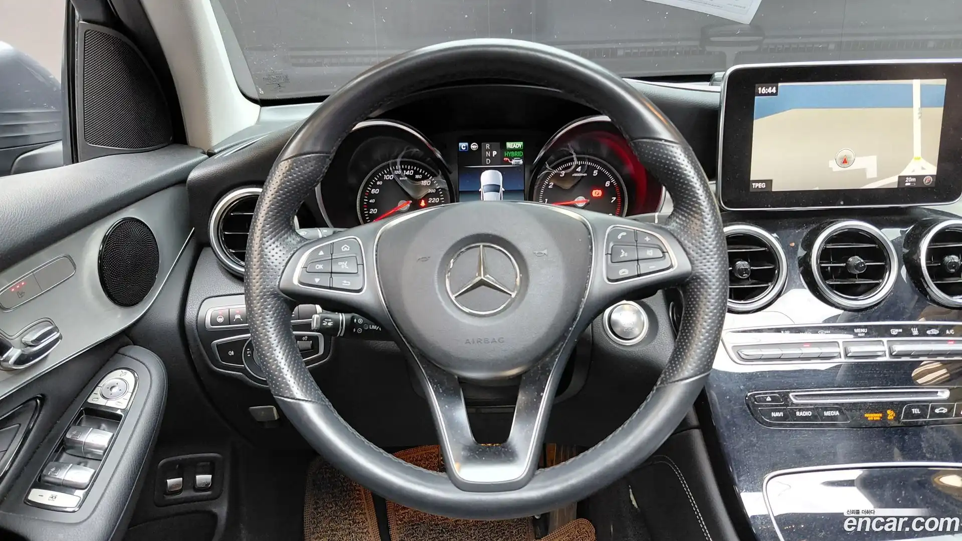 GLC-Class Mercedes-Benz 2018.10-OPTION-018