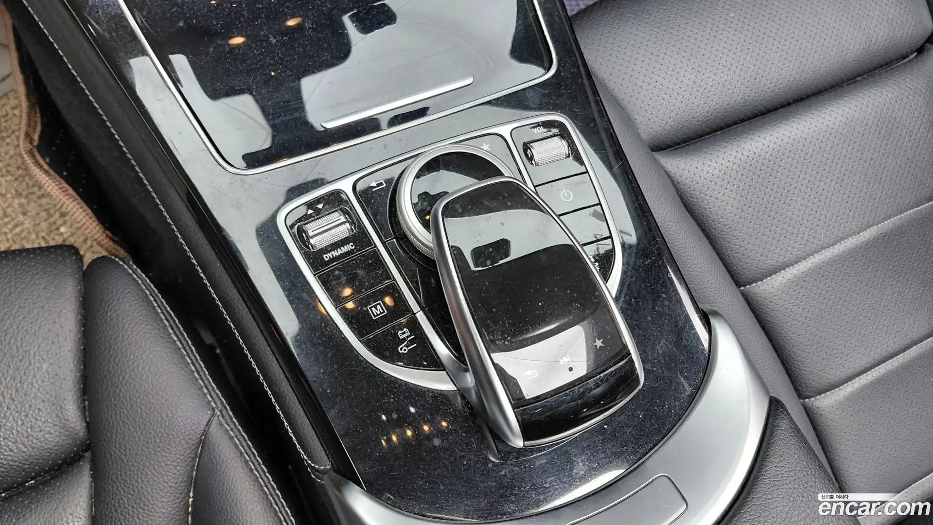 GLC-Class Mercedes-Benz 2018.10-OPTION-023