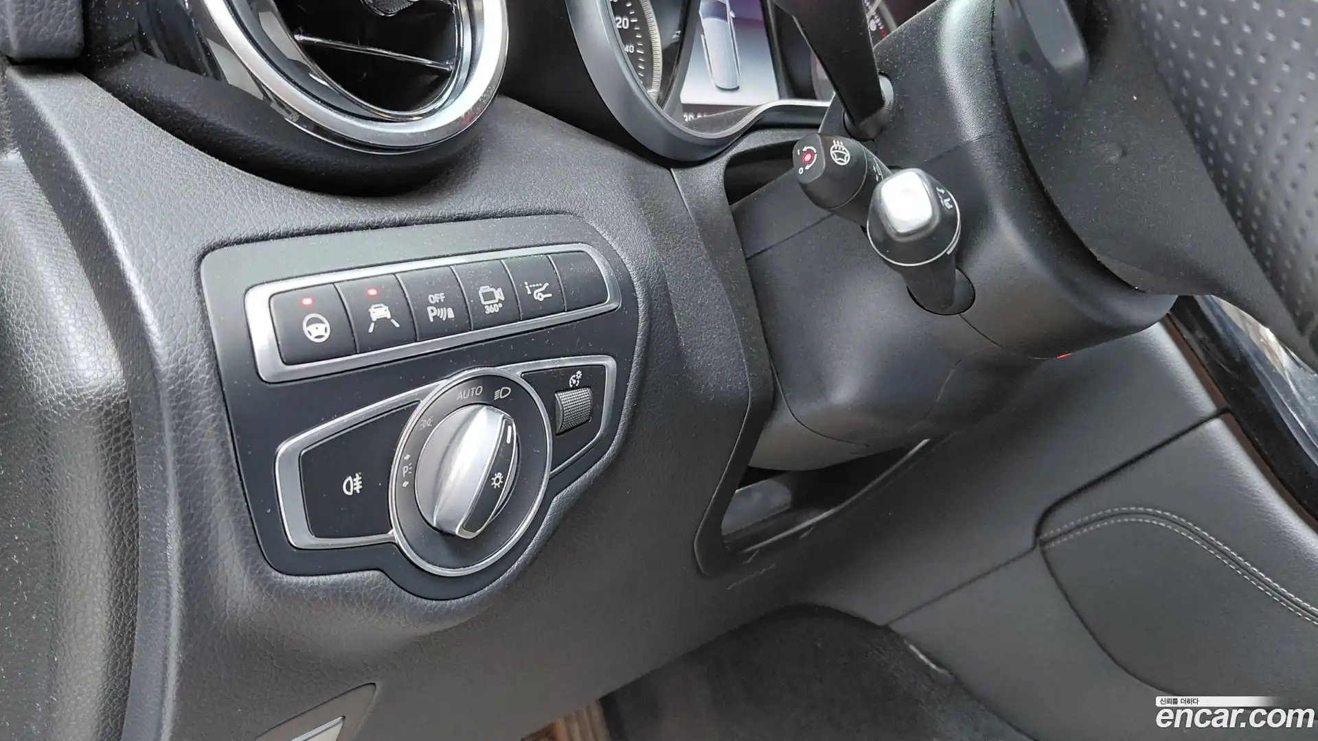 GLC-Class Mercedes-Benz 2018.10-OPTION-041