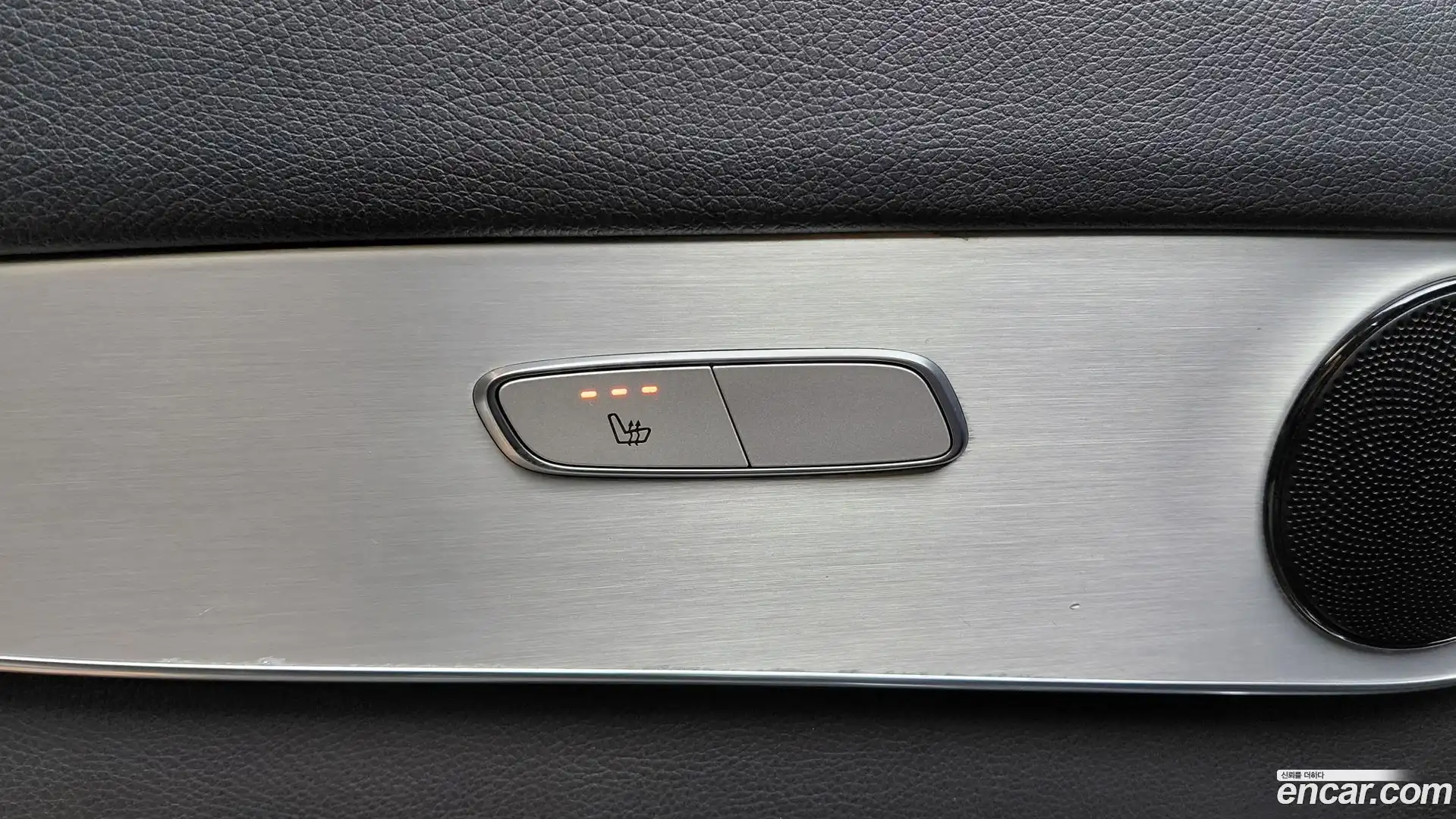 GLC-Class Mercedes-Benz 2018.10-OPTION-044