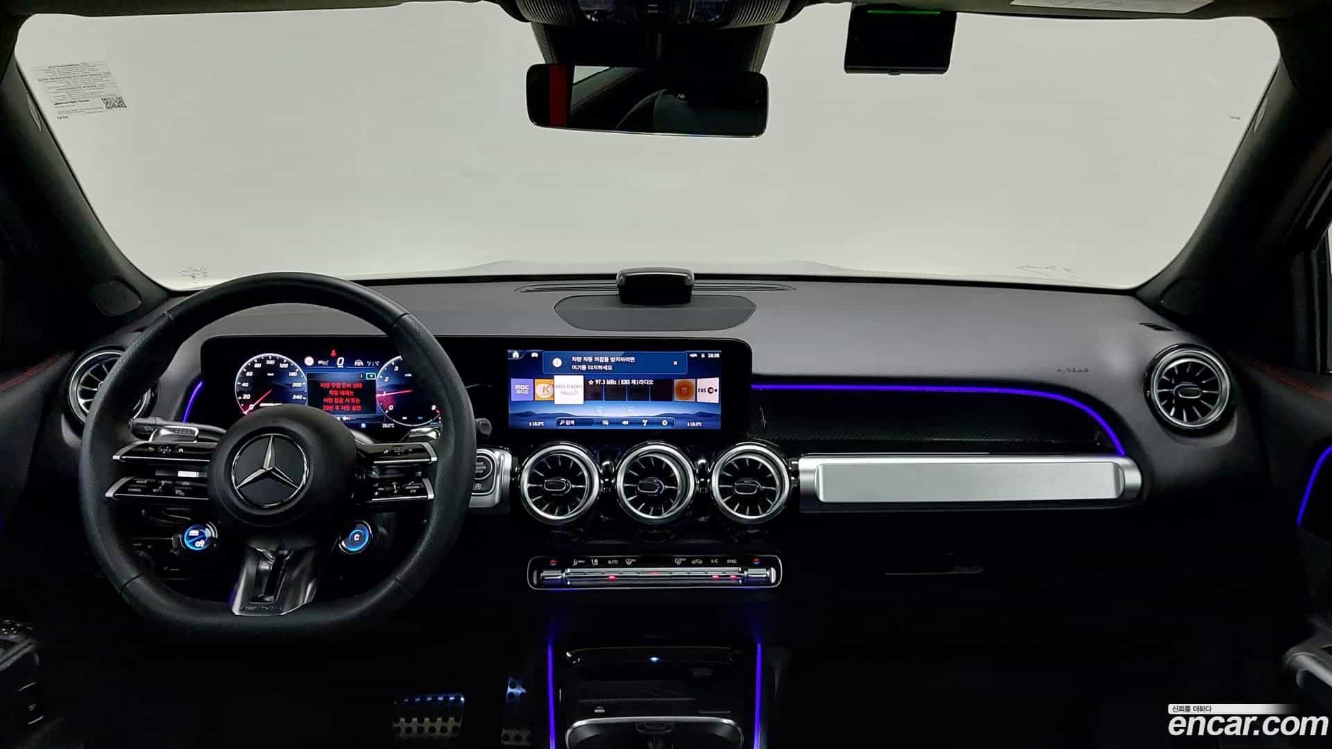 GLB-Class Mercedes-Benz 2025.8-INNER-007