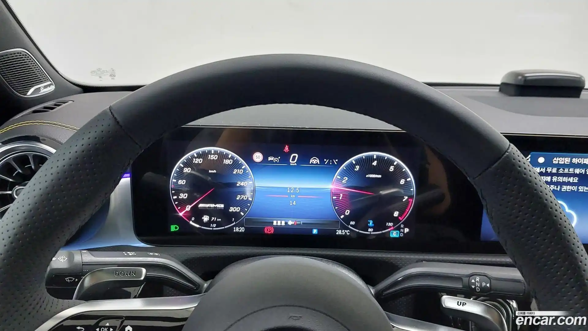 CLA-Class Mercedes-Benz 2025.10-INNER-008