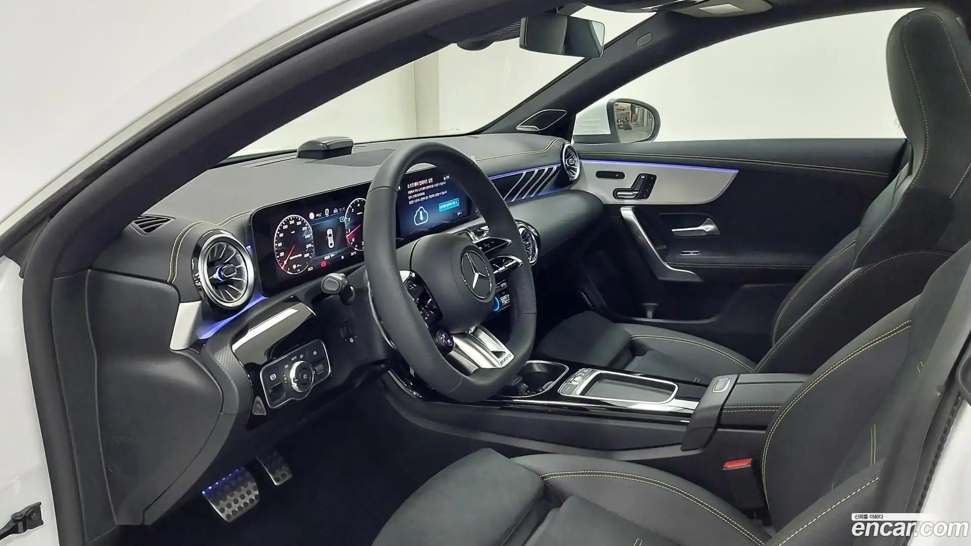 CLA-Class Mercedes-Benz 2025.10-OPTION-017
