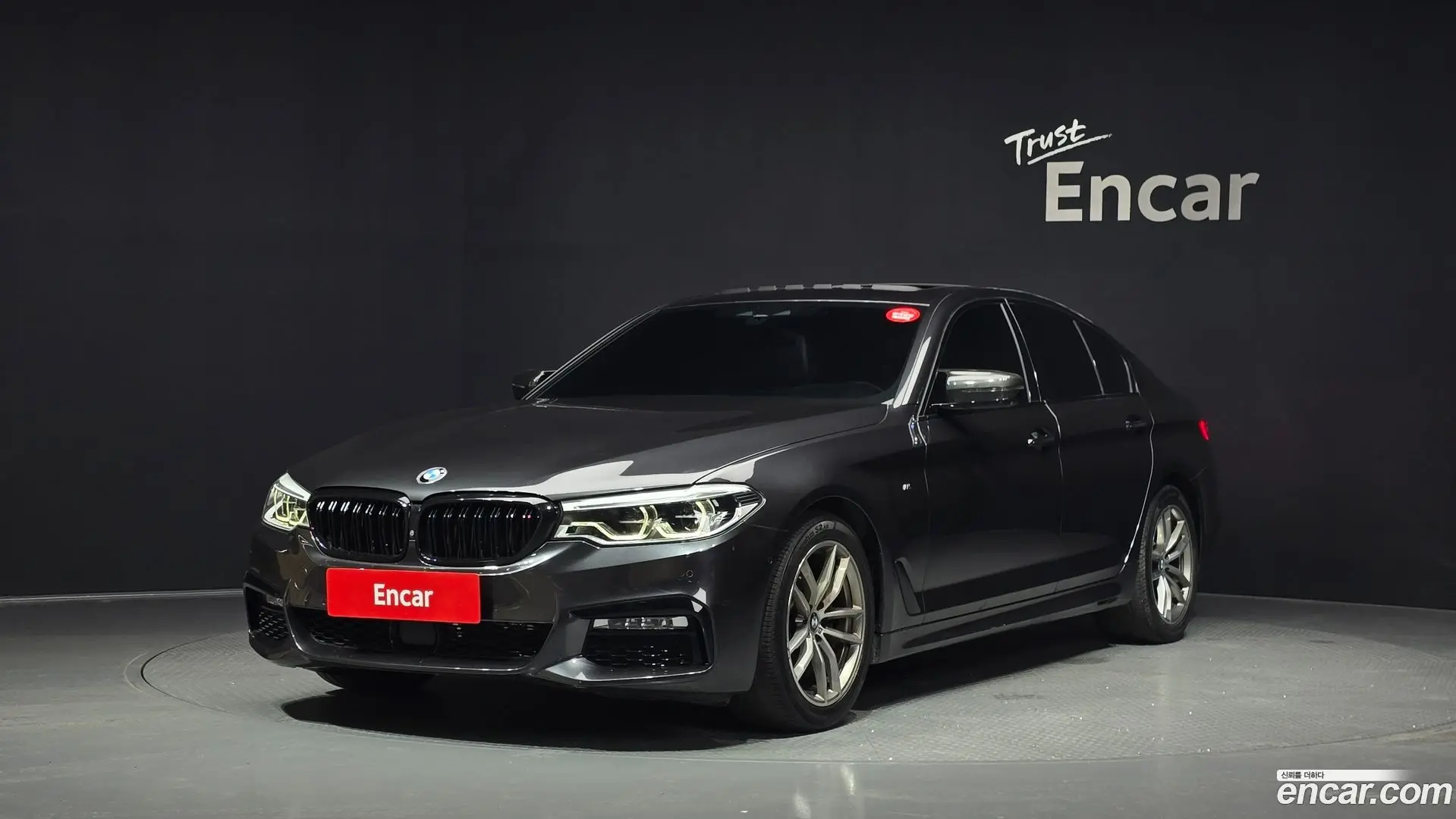 Main__Slider__Photo:5-Series BMW 2017.2-0