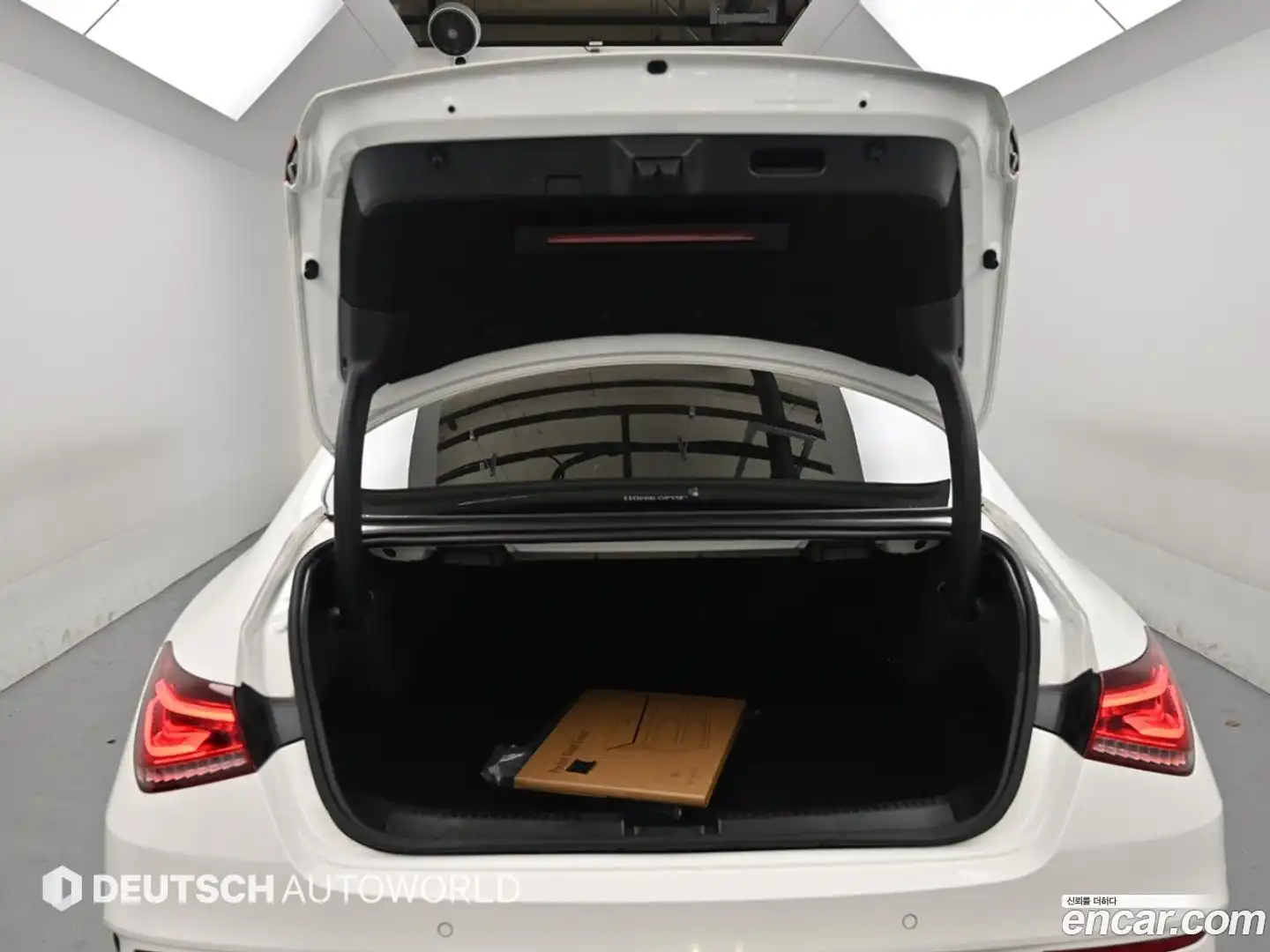 CLA-Class Mercedes-Benz 2021.6-OPTION-023