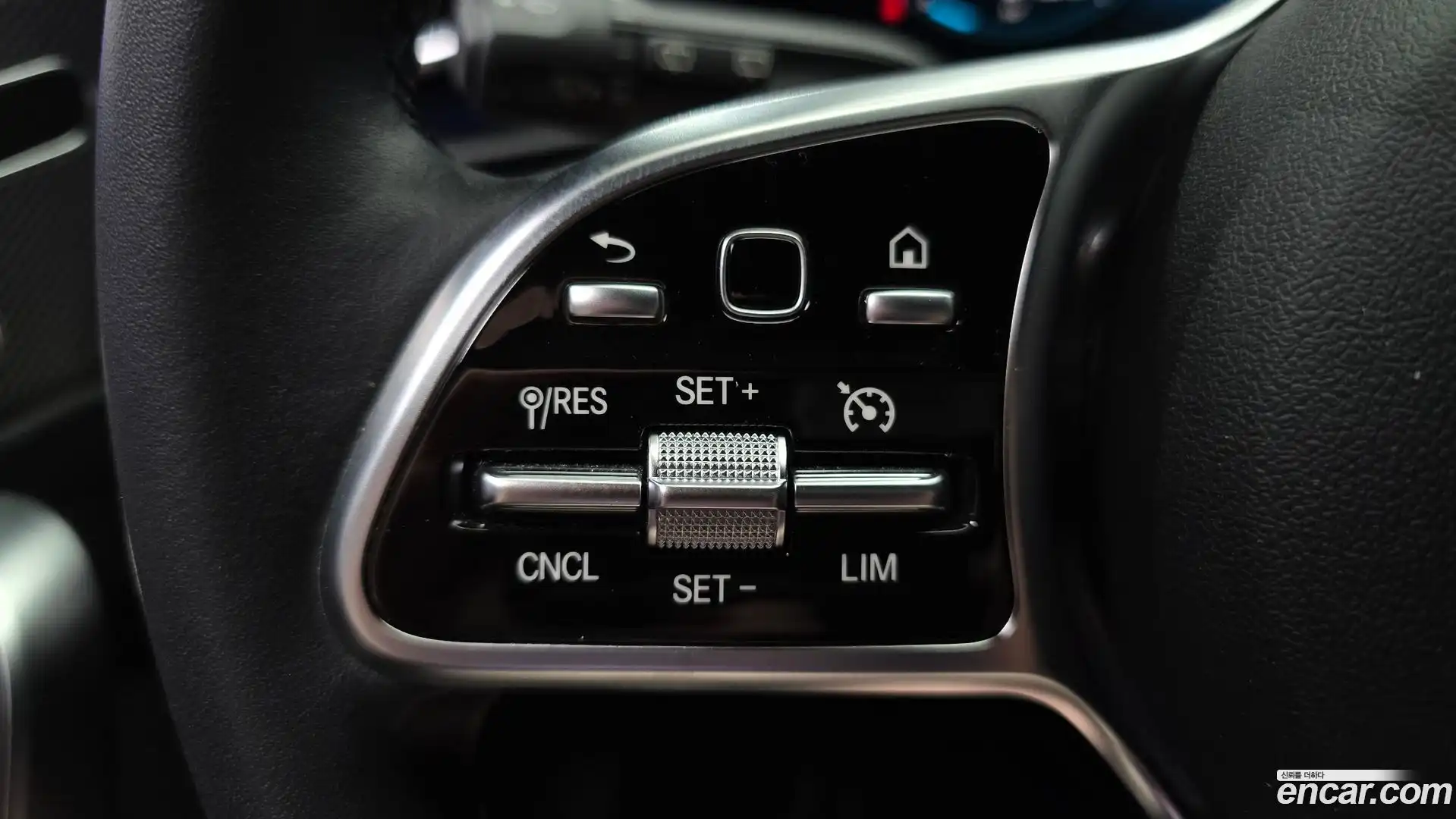 A-Class Mercedes-Benz 2021.6-OPTION-023