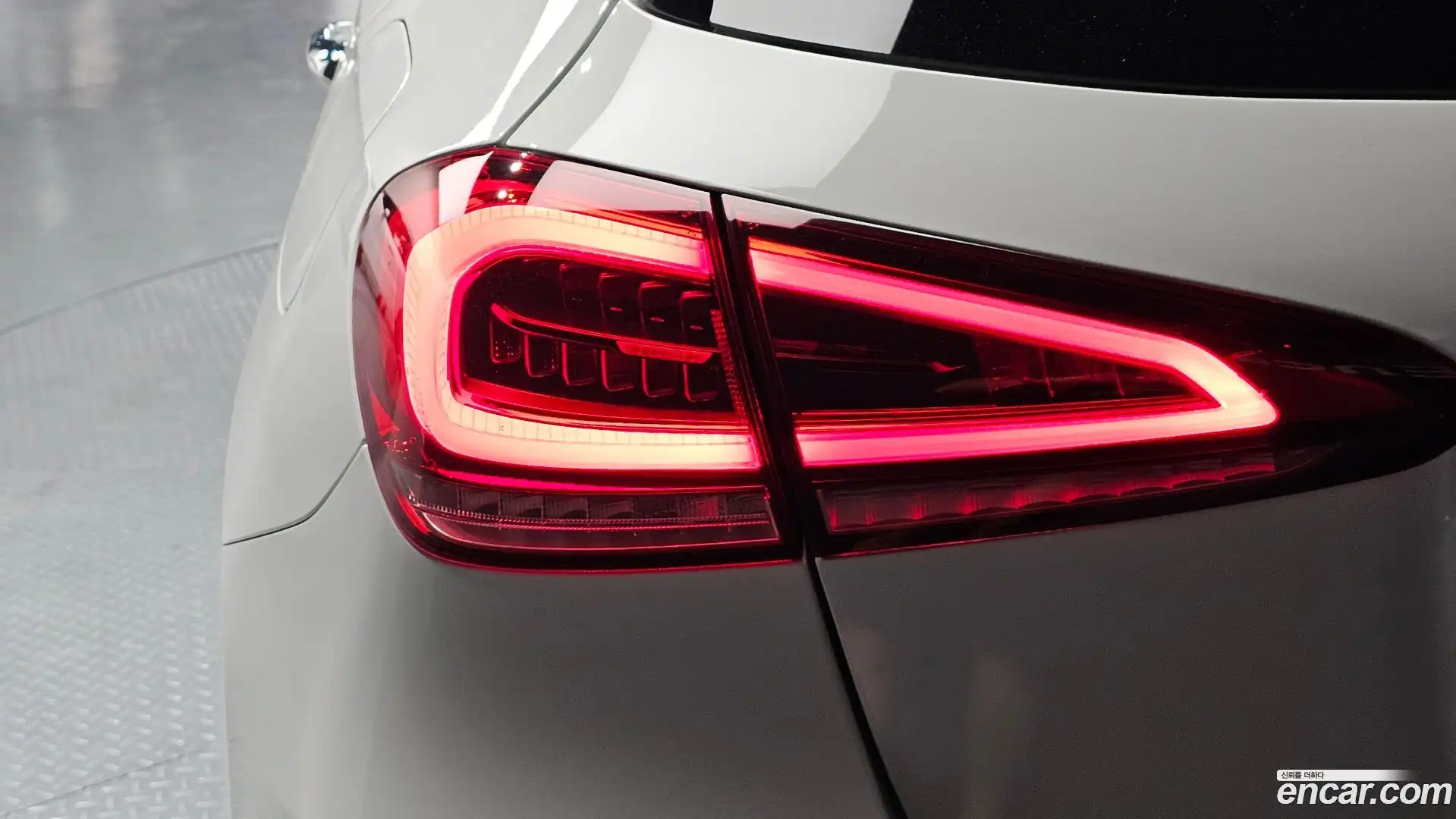 A-Class Mercedes-Benz 2021.6-OUTER-033