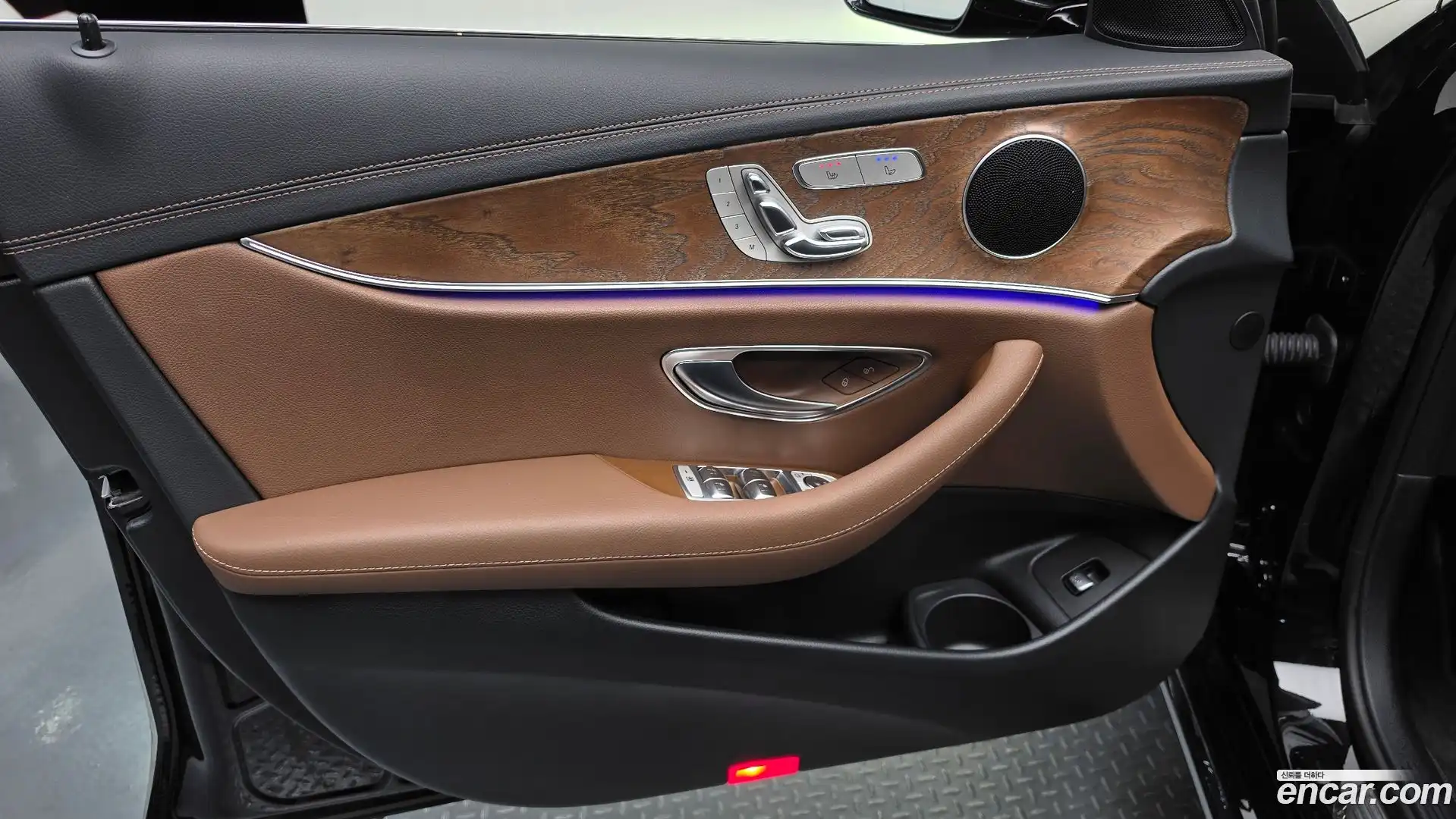 E-Class Mercedes-Benz 2023.7-INNER-034