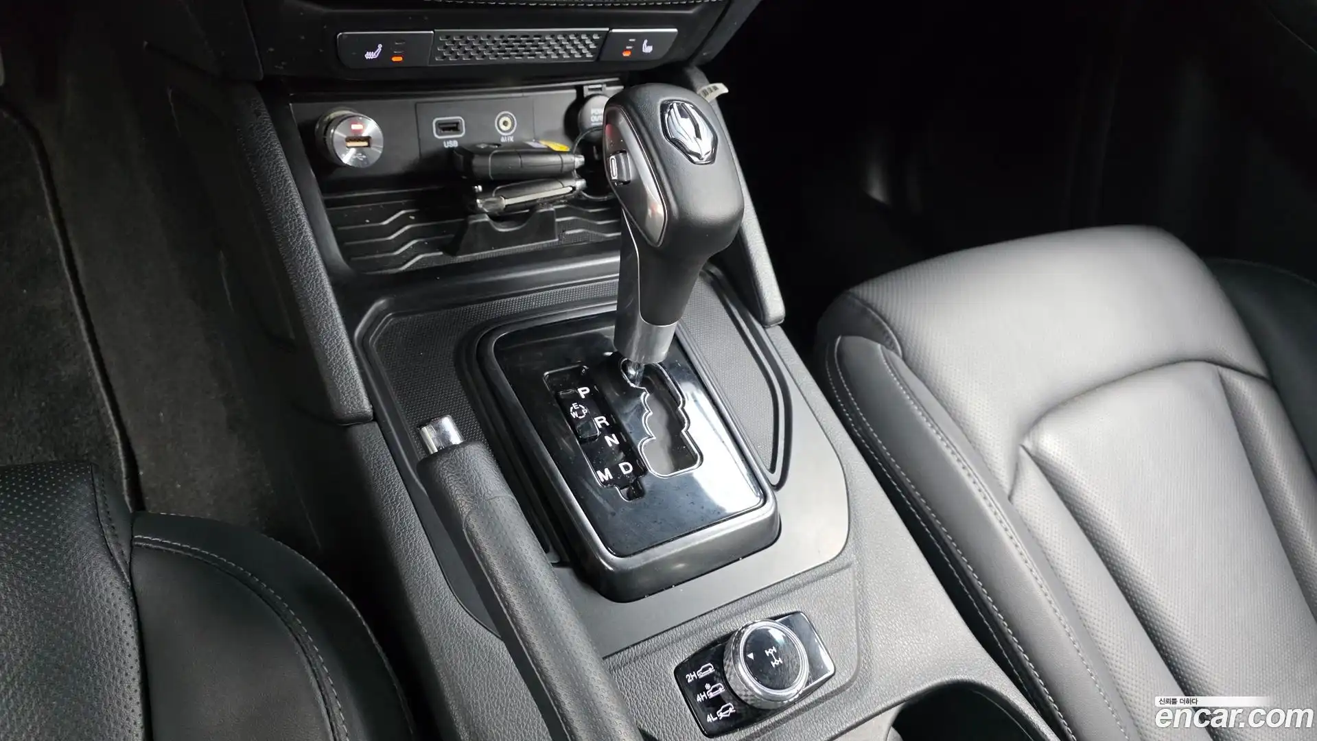 Rexton KG Mobility 2020.5-INNER-009
