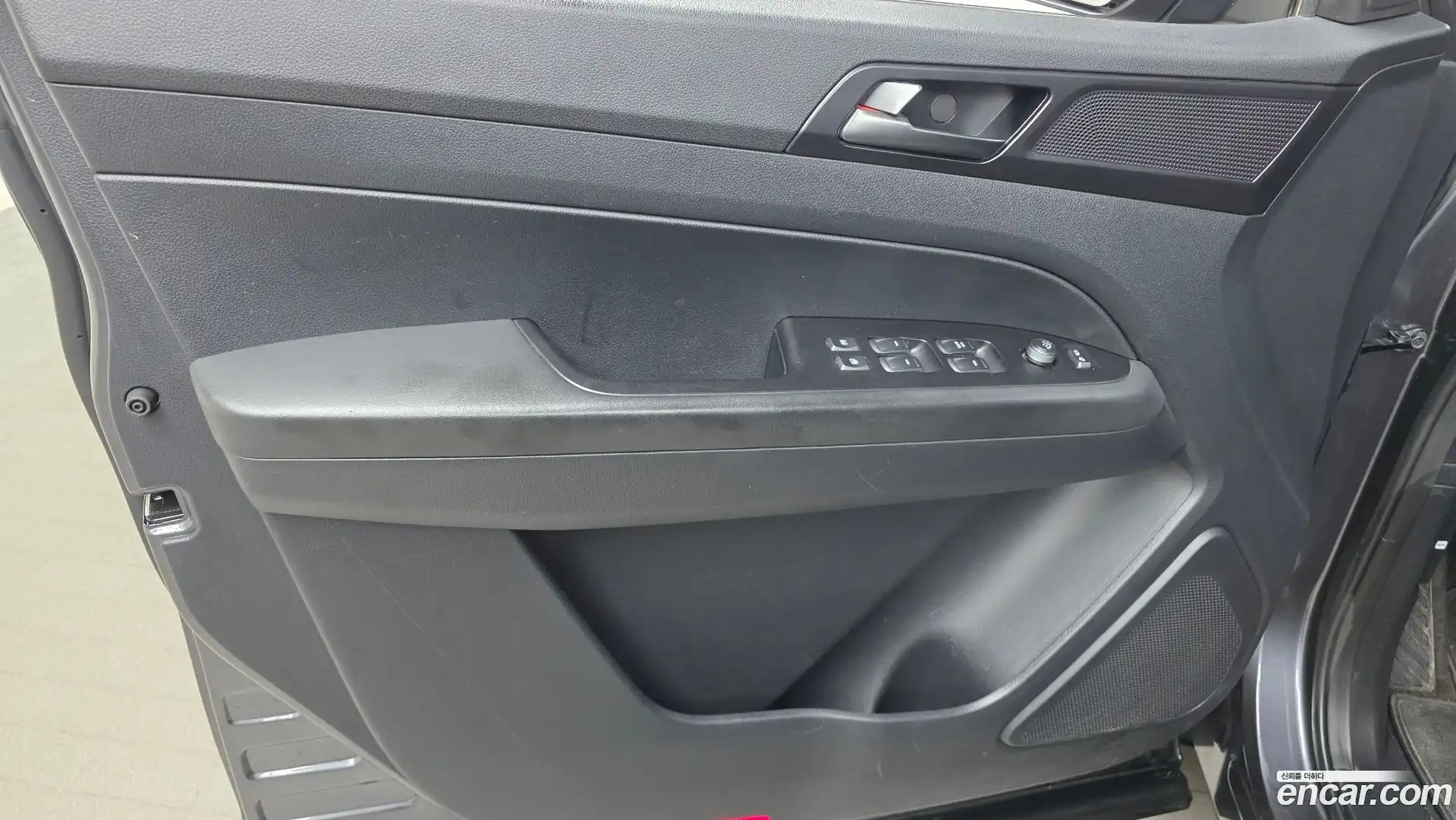 Rexton KG Mobility 2020.5-INNER-034