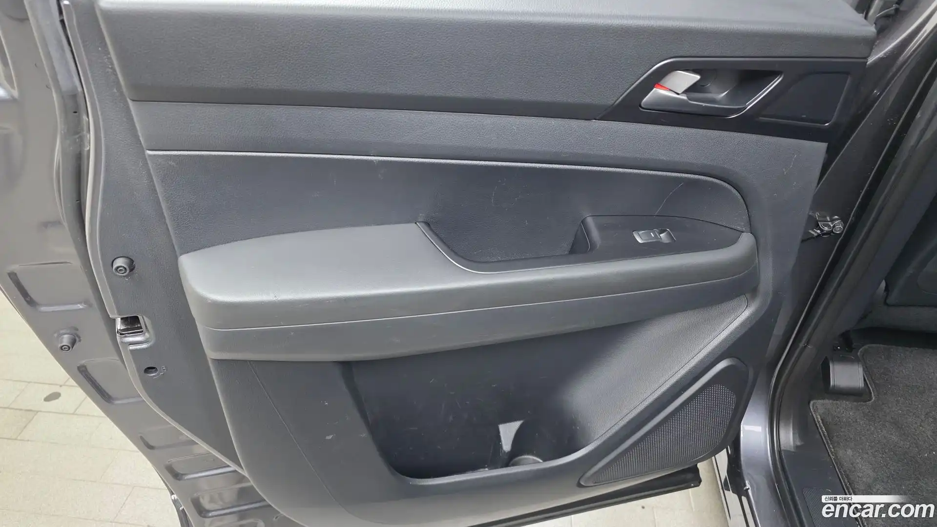 Rexton KG Mobility 2020.5-INNER-035