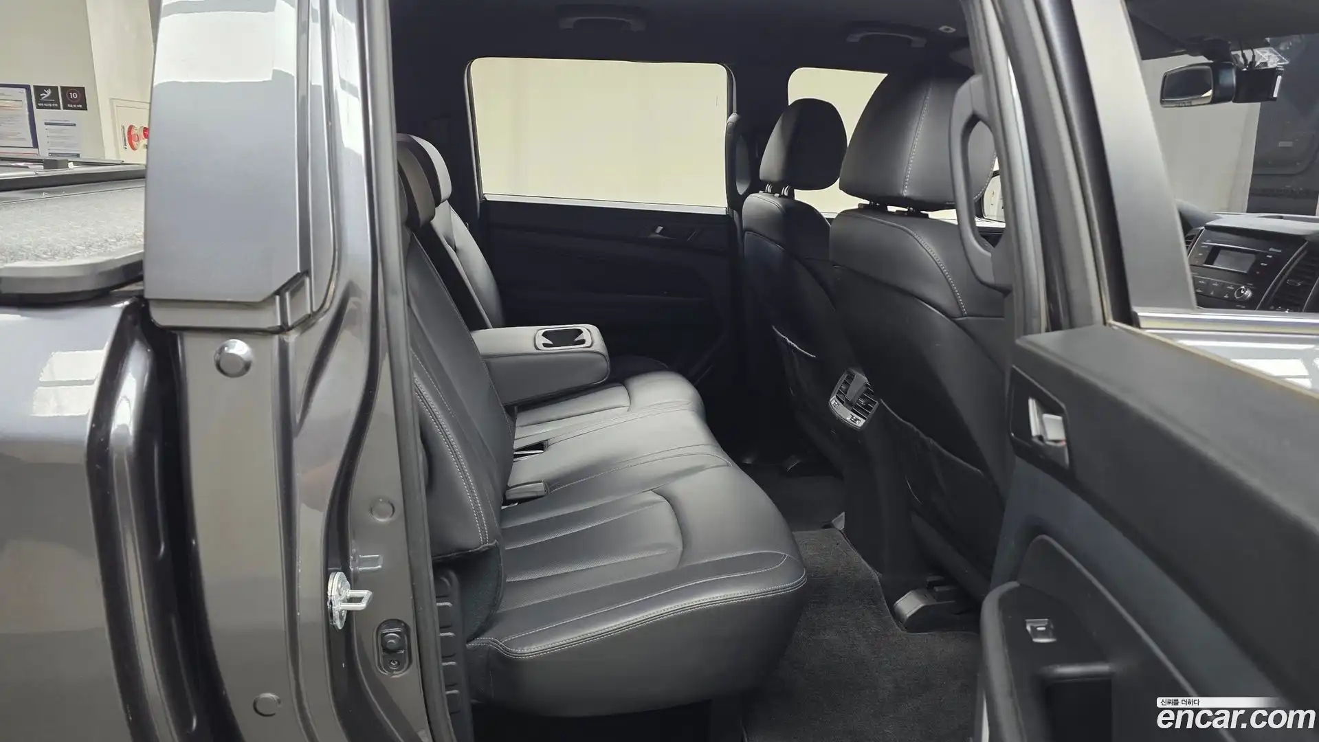 Rexton KG Mobility 2020.5-INNER-036