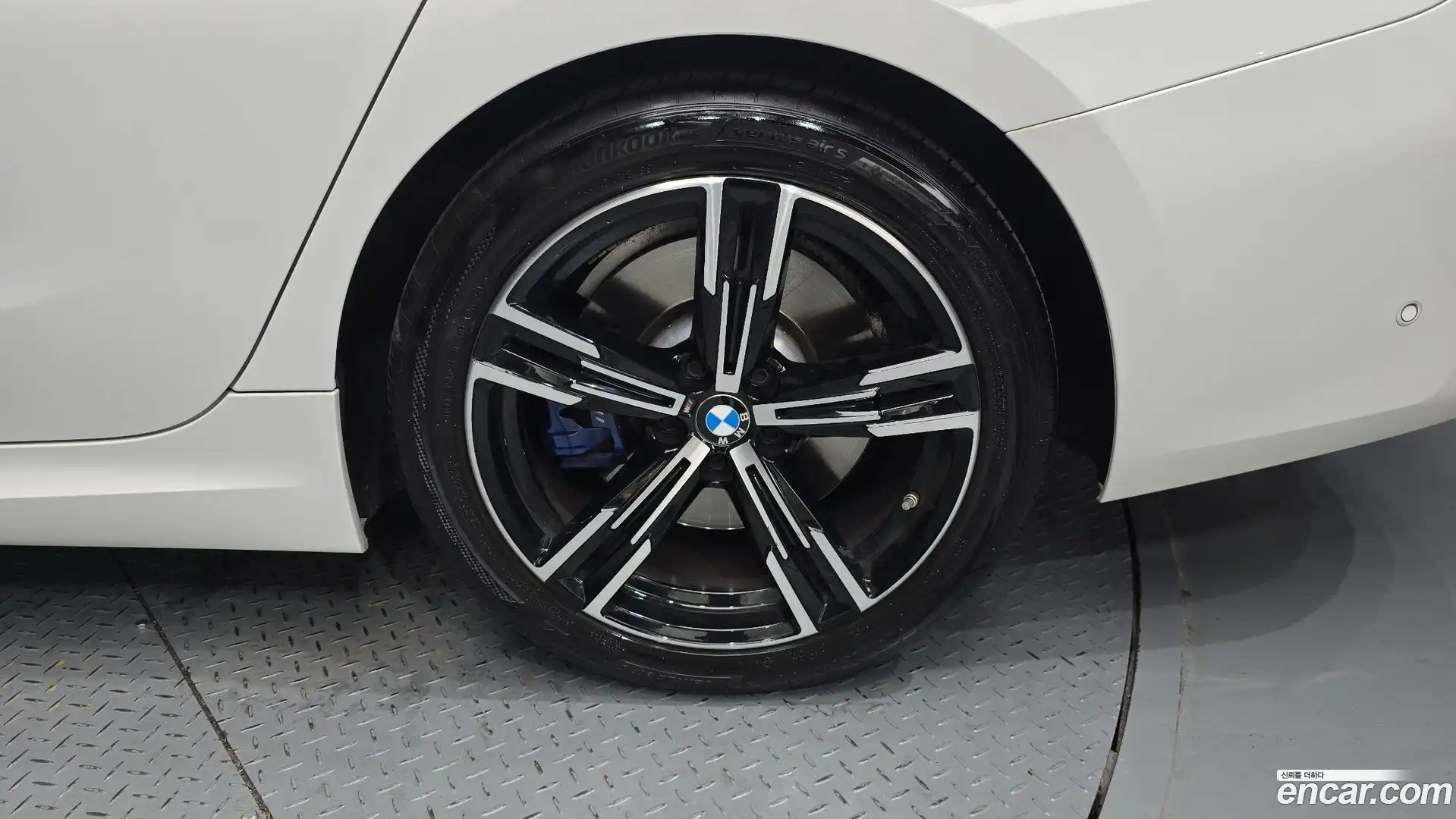3-Series BMW 2023.6-OUTER-031