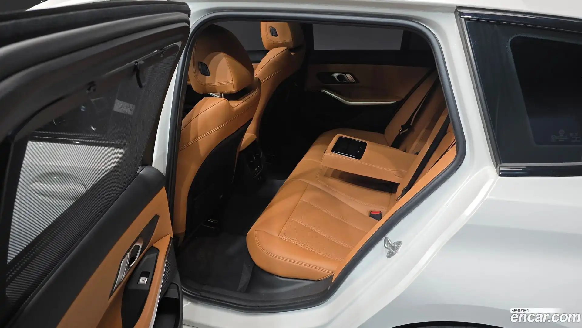 3-Series BMW 2023.6-INNER-036